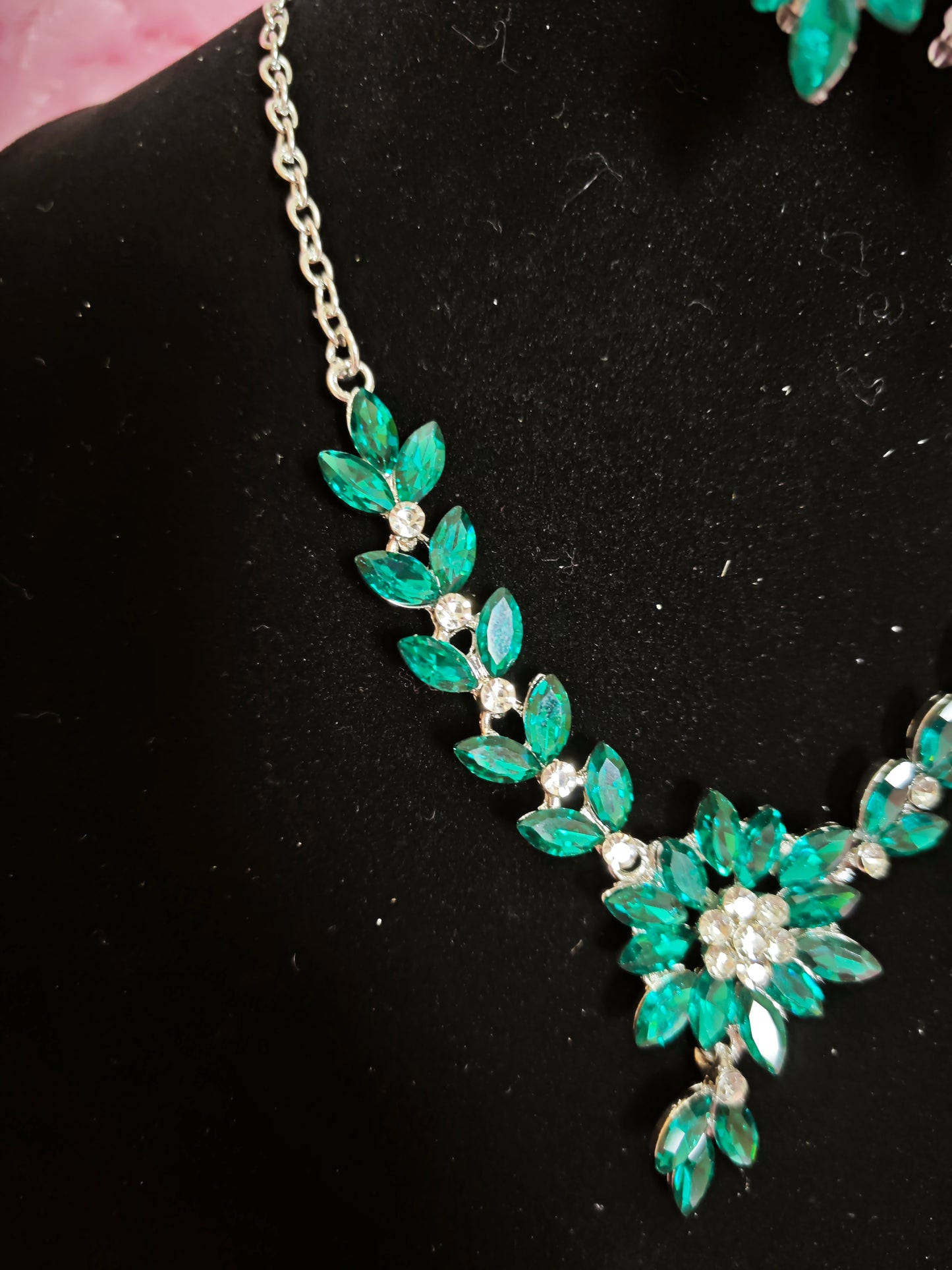 Silver-Tone Emerald Leaf Cluster Necklace & Earring Set