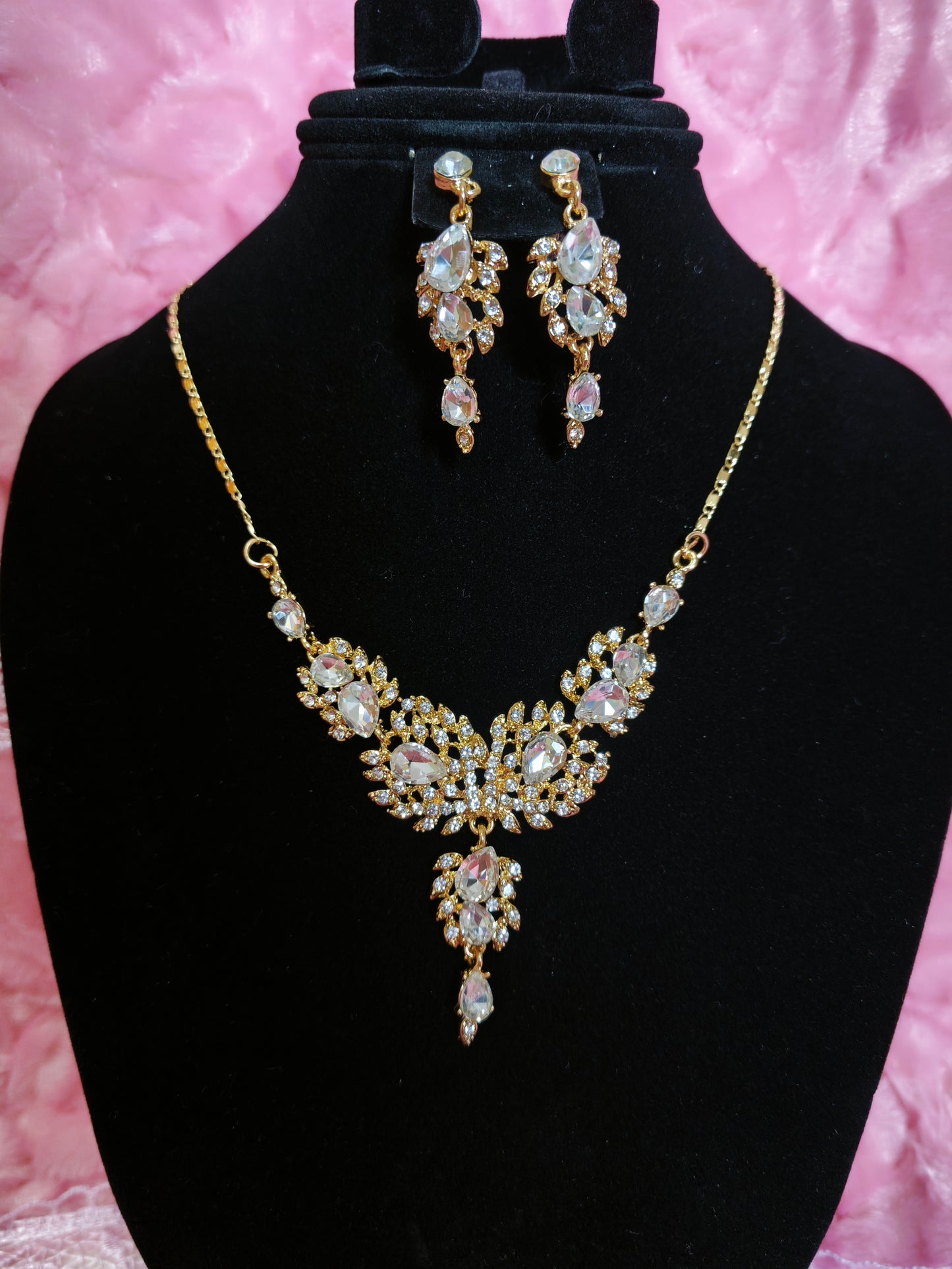 Gilded Teardrop Crystal Cluster Necklace & Earring Set