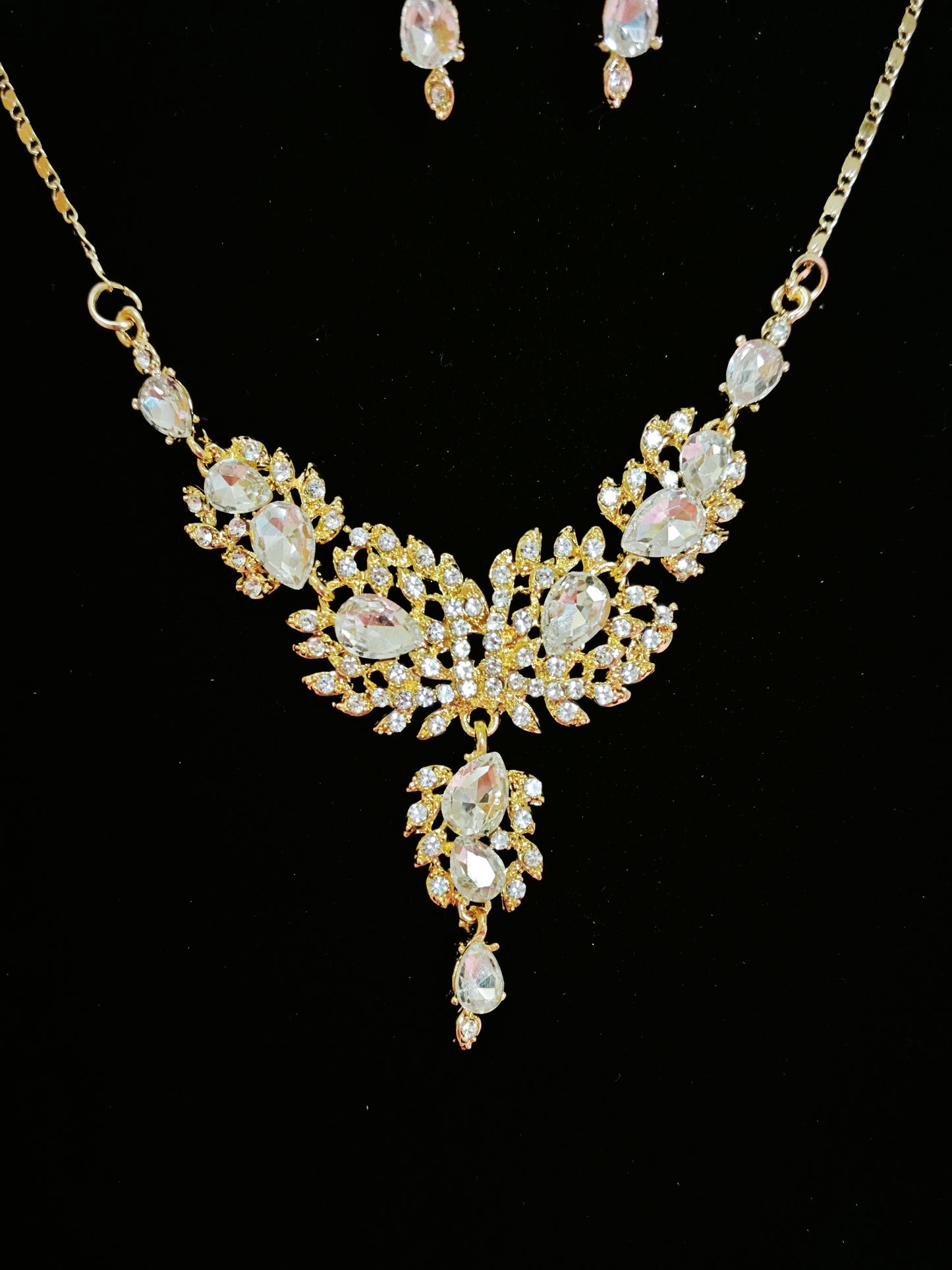 Gilded Teardrop Crystal Cluster Necklace & Earring Set