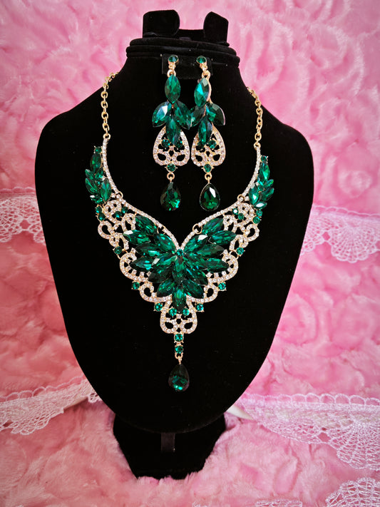 Gilded Emerald Gem Filigree Necklace & Earring Set