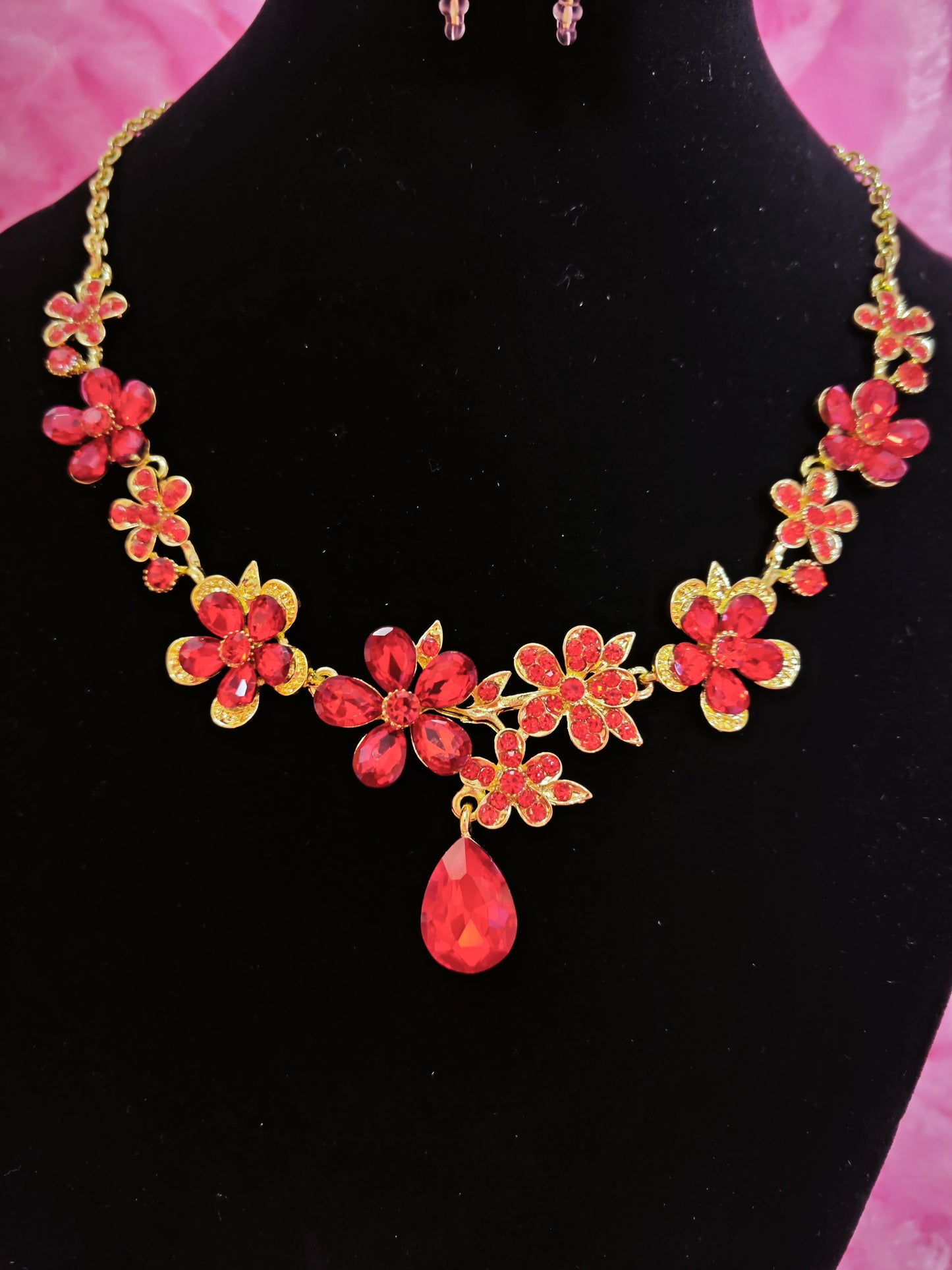 Gilded Red Gem Flower & Teardrop Necklace & Earring Set