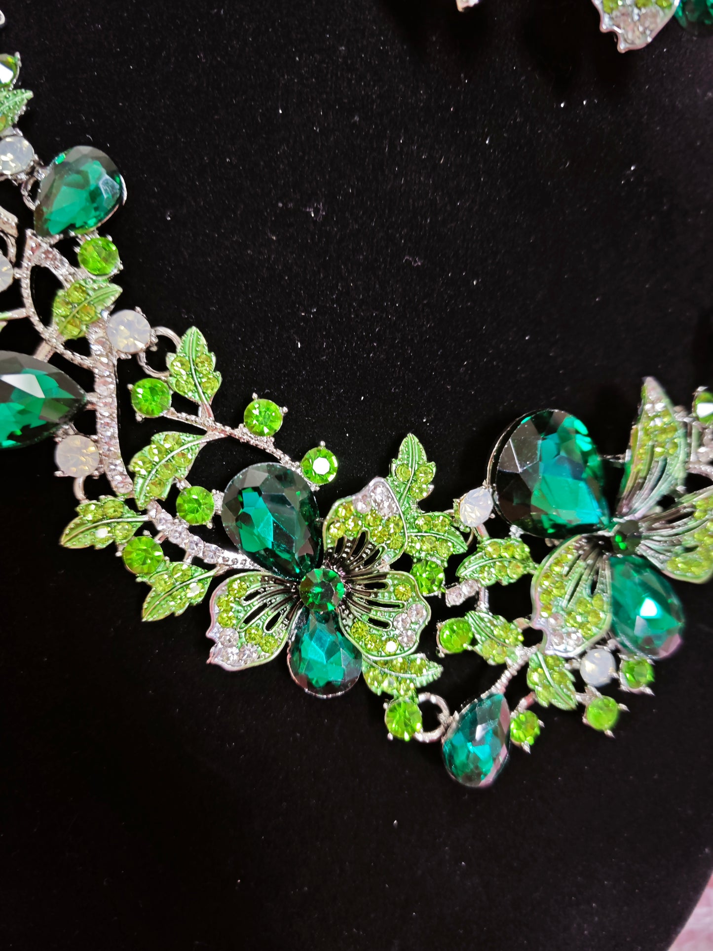 Emerald & Peridot Gem Vine Necklace & Earring Set