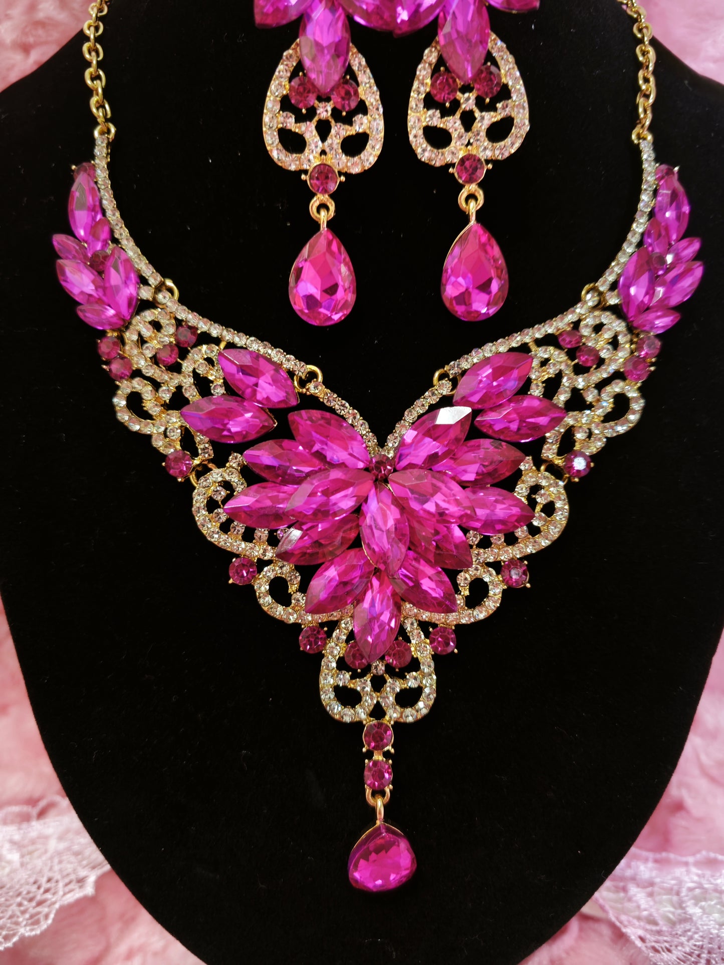 Gilded Fuchsia Gem Filigree Necklace & Earring Set
