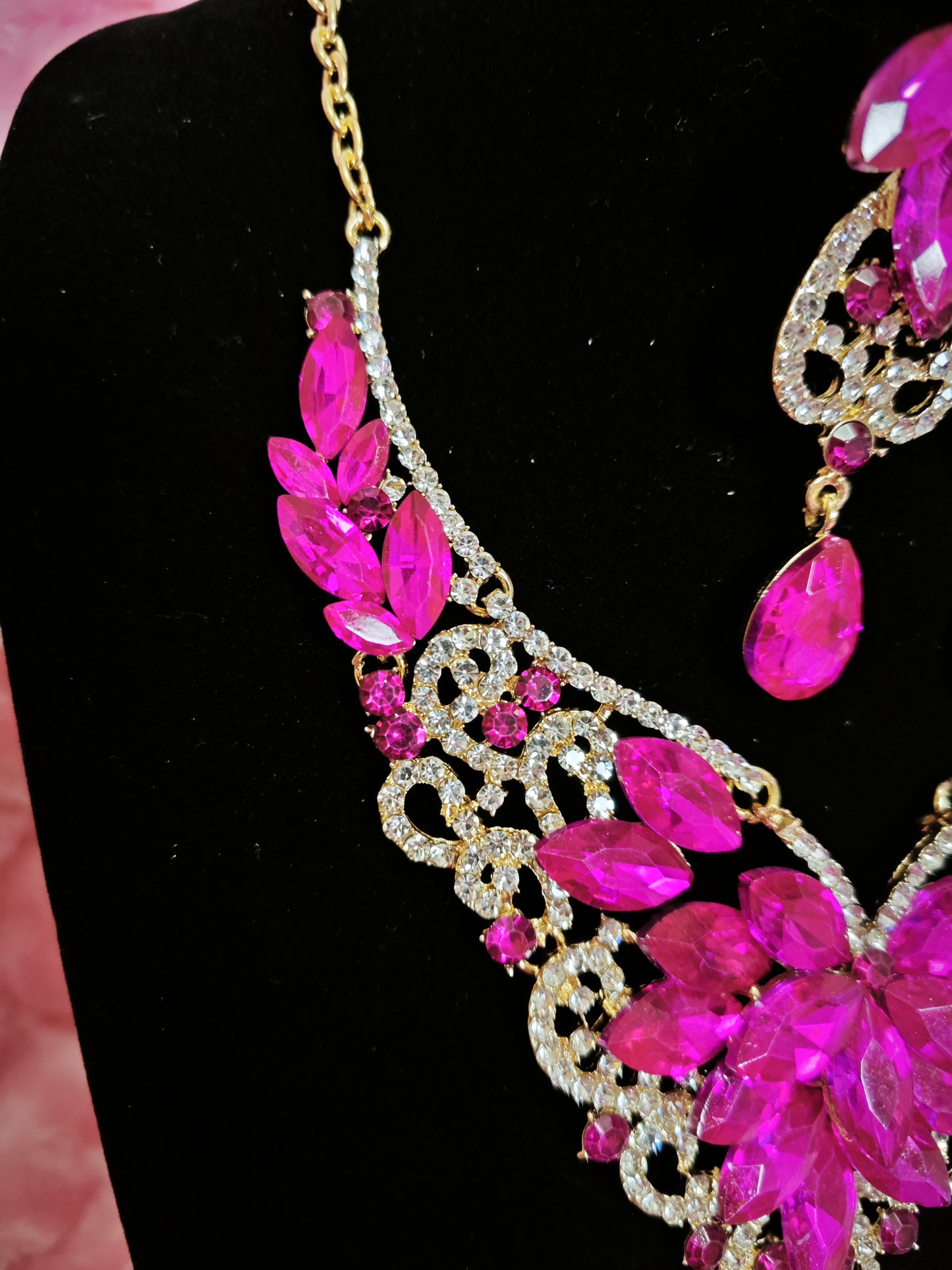 Gilded Fuchsia Gem Filigree Necklace & Earring Set