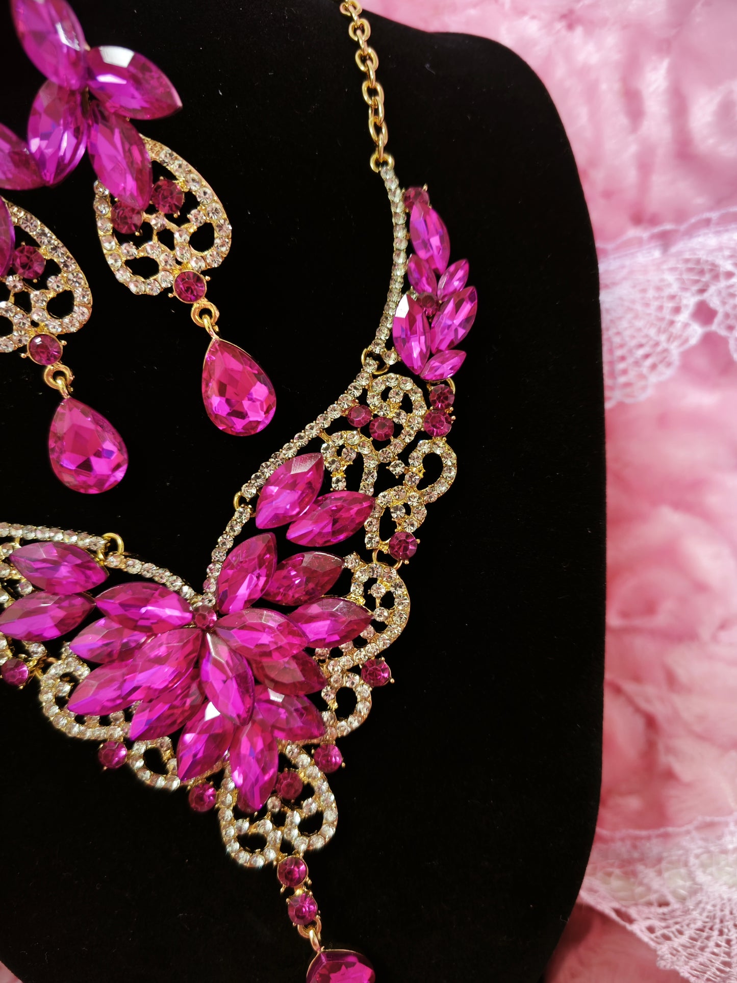 Gilded Fuchsia Gem Filigree Necklace & Earring Set