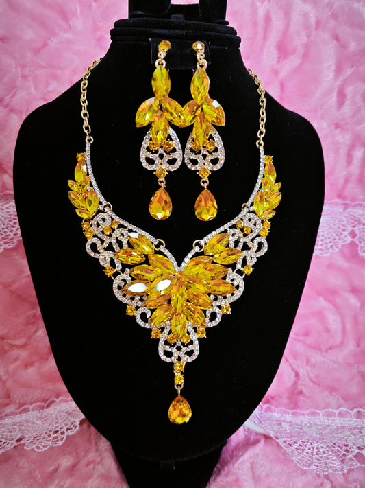 Gilded Yellow Gem Filigree Necklace & Earring Set