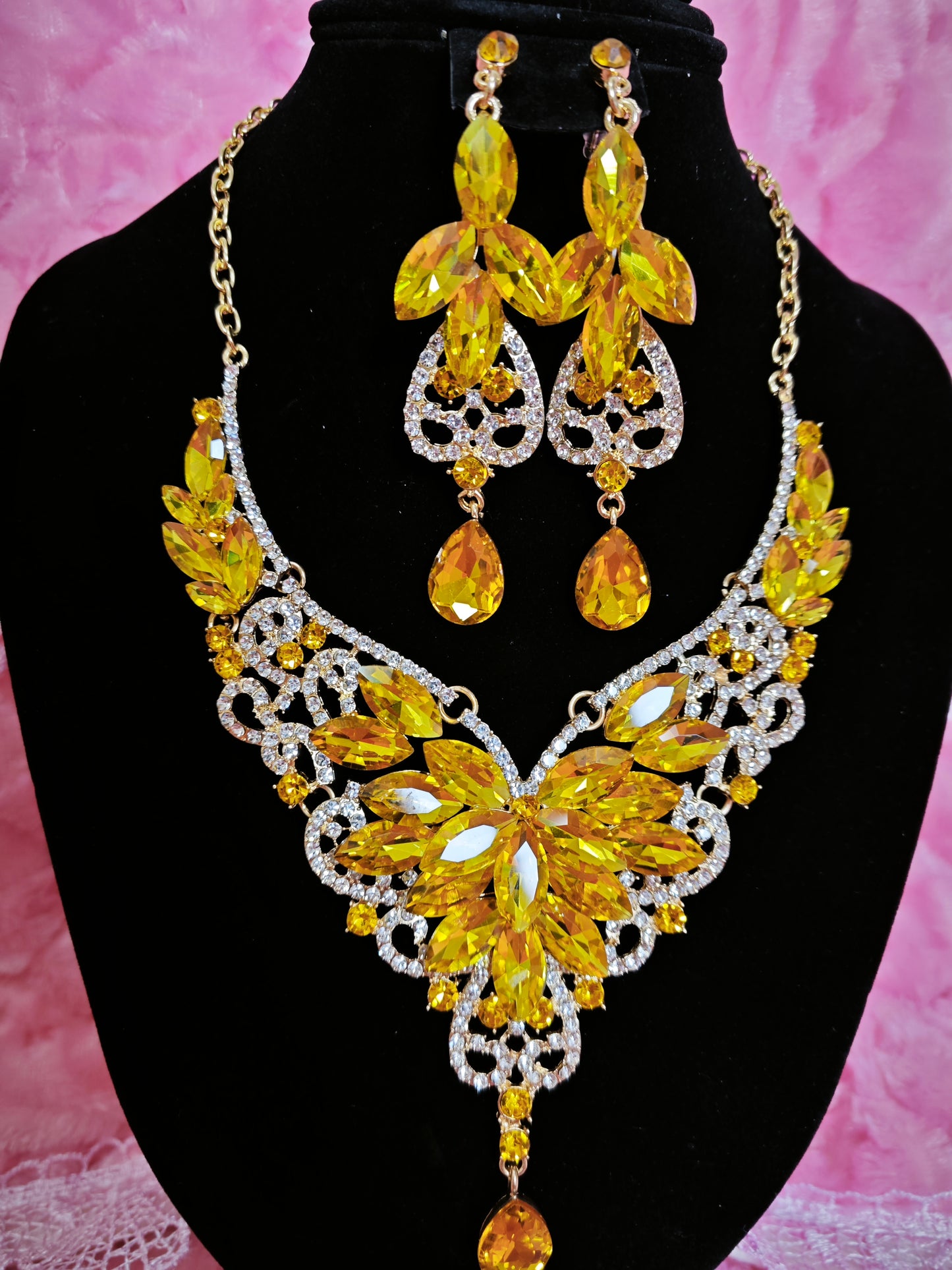 Gilded Yellow Gem Filigree Necklace & Earring Set