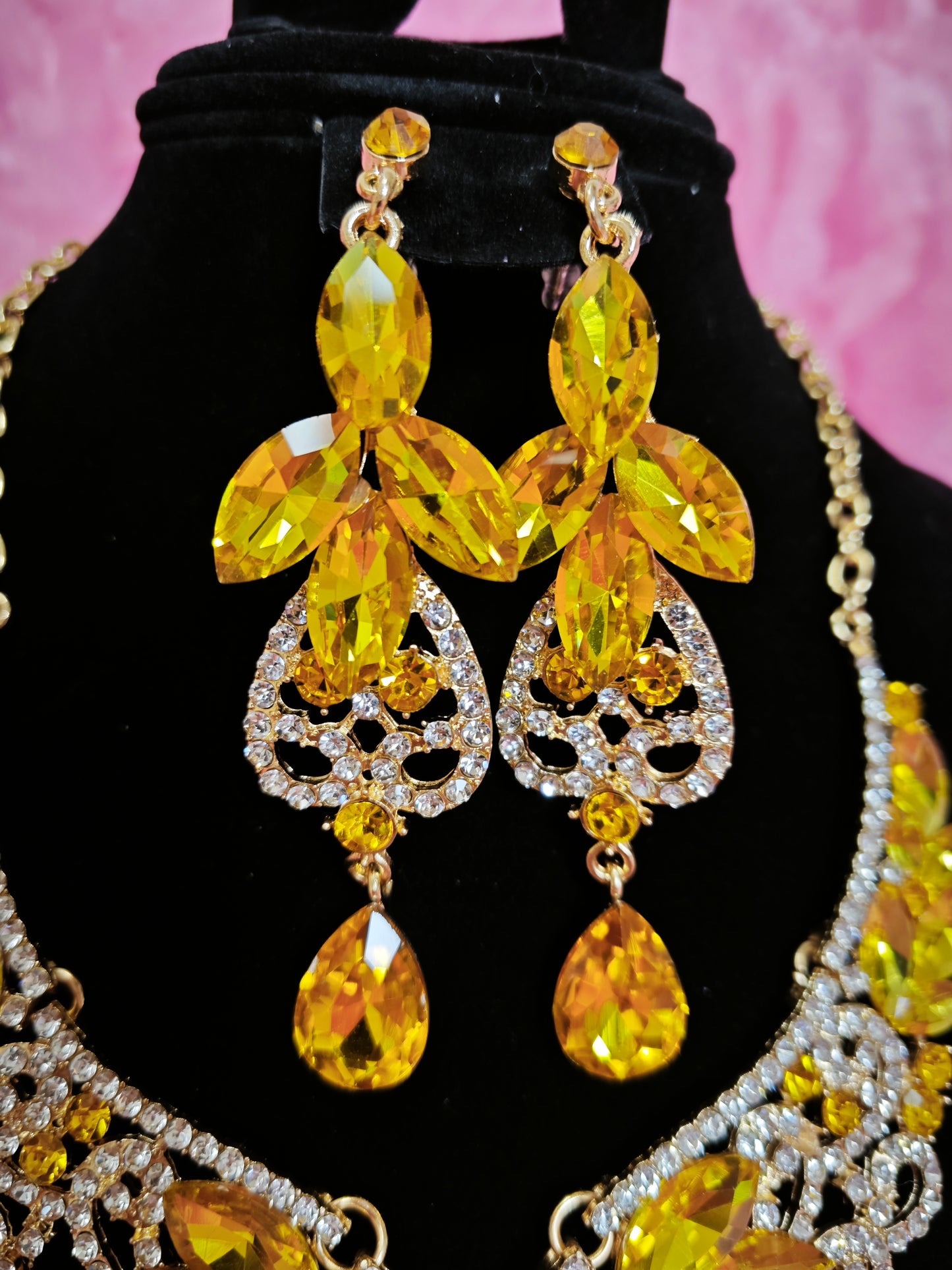 Gilded Yellow Gem Filigree Necklace & Earring Set
