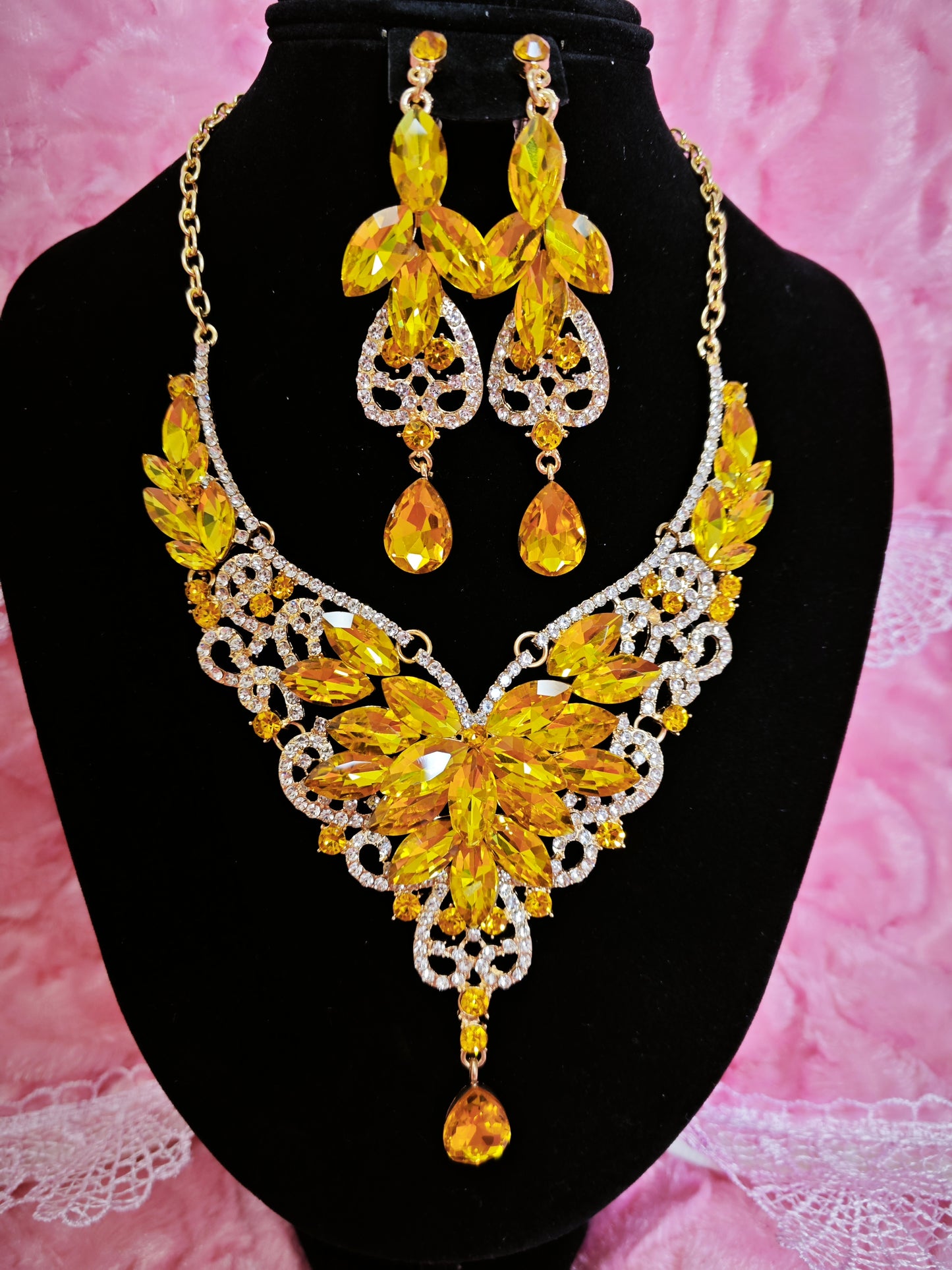Gilded Yellow Gem Filigree Necklace & Earring Set