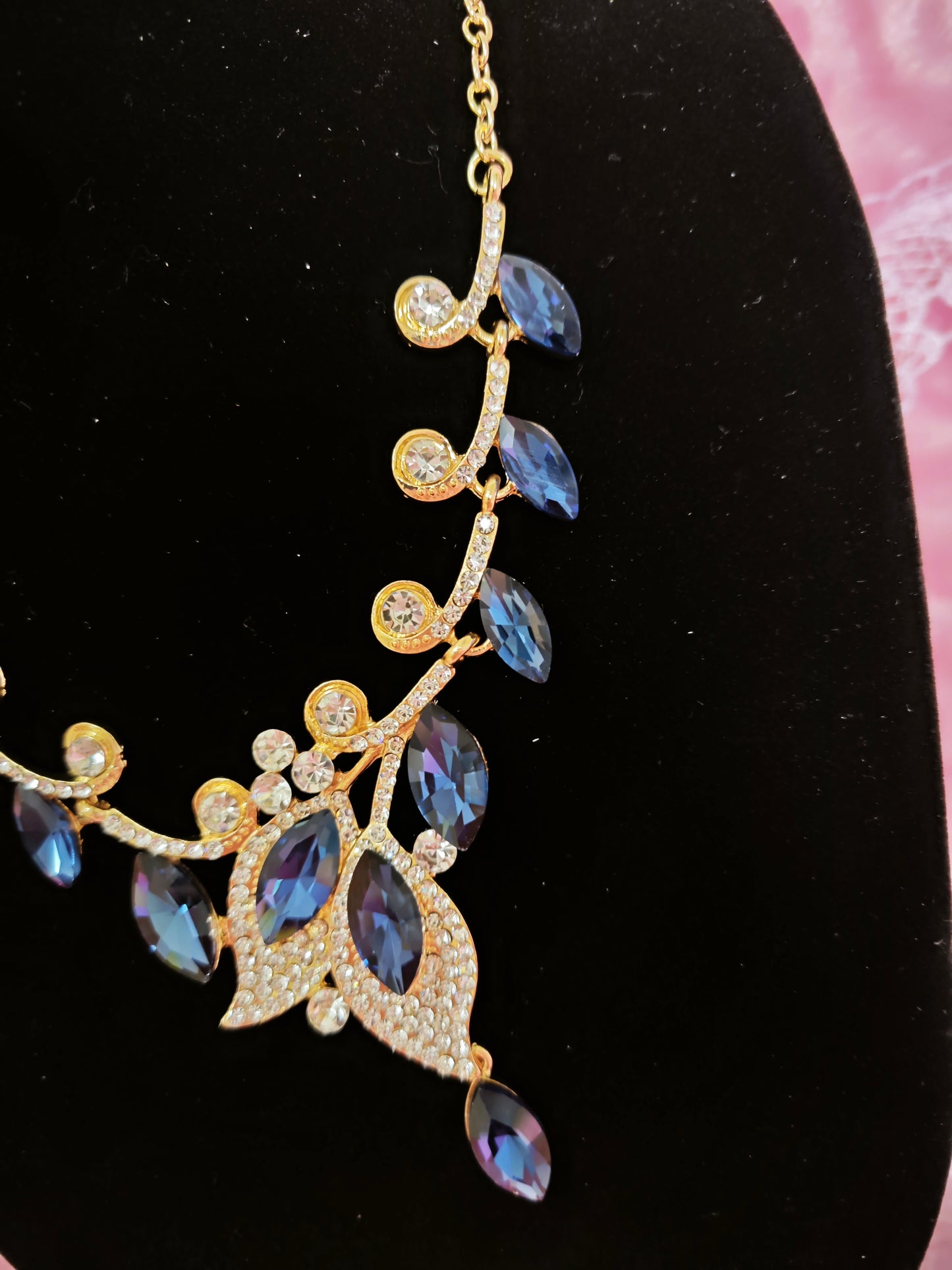 Gilded Blue Gem Leaf & Teardrop Necklace & Earring Set