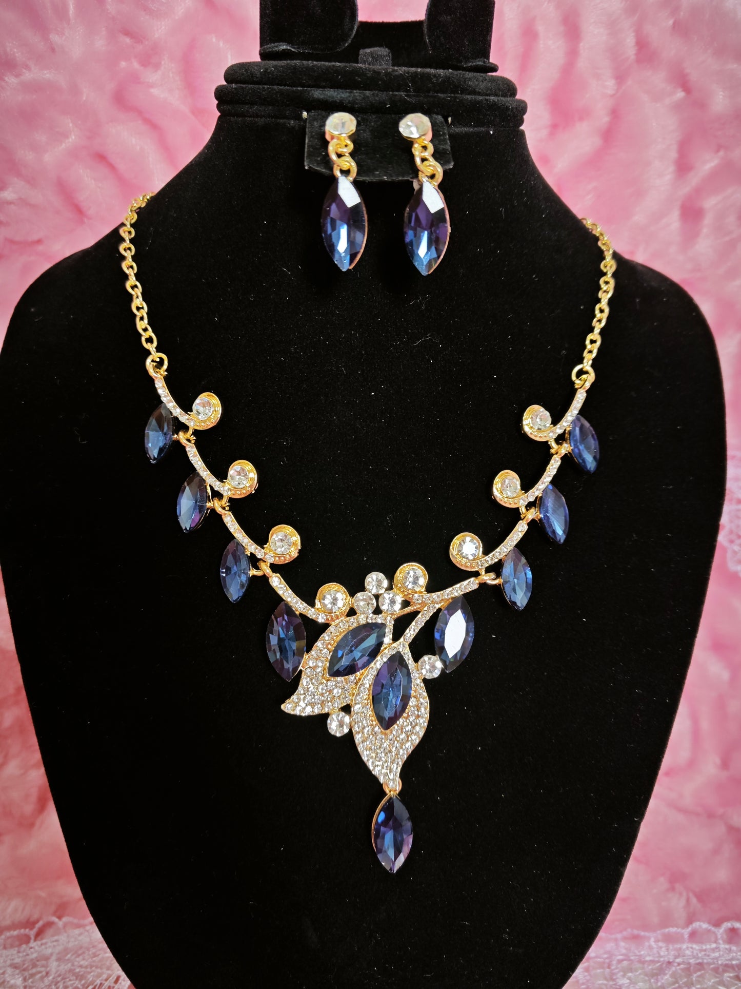 Gilded Blue Gem Leaf & Teardrop Necklace & Earring Set