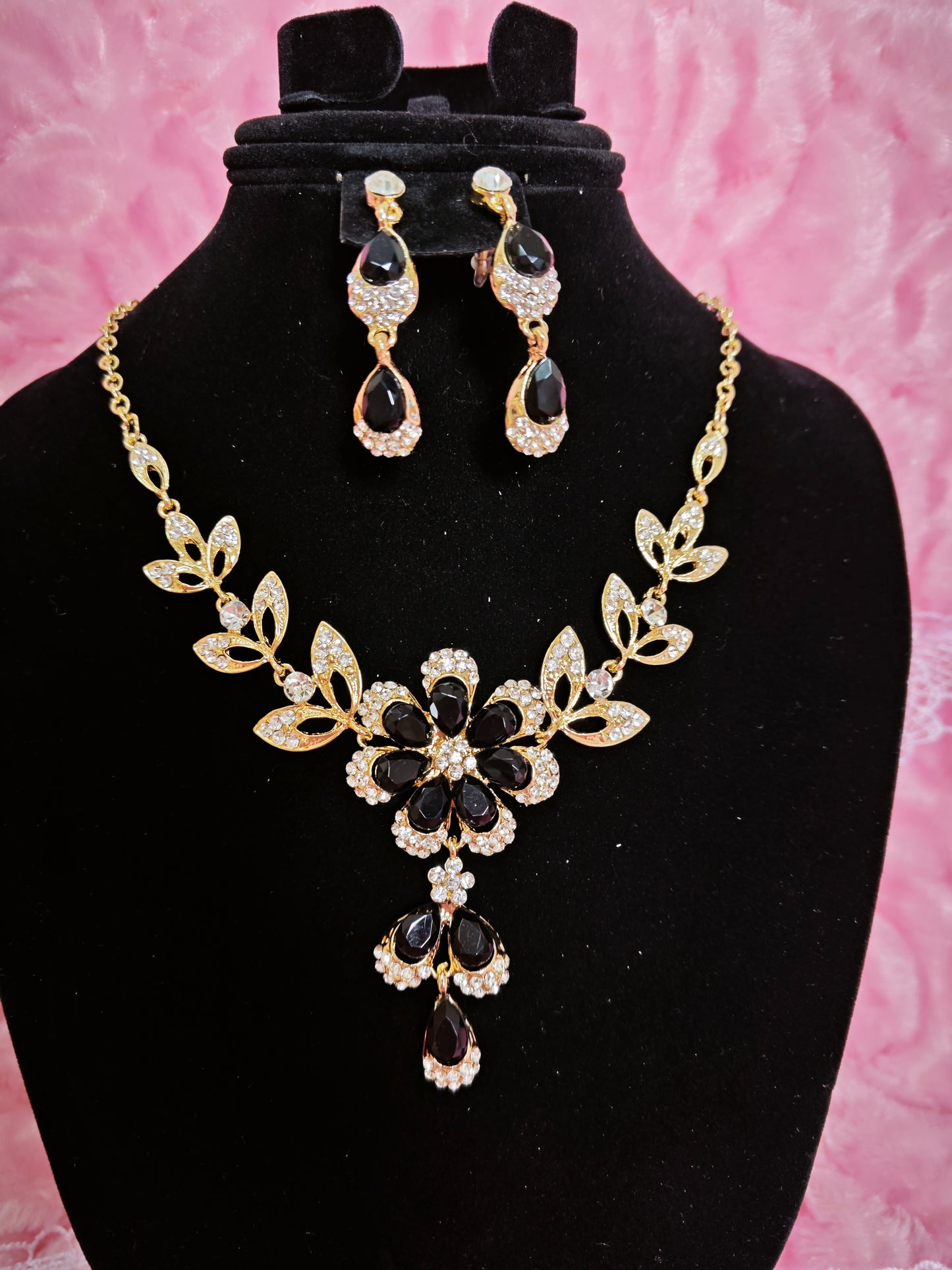 Gilded Onyx Crystal Flower Vine Necklace & Earring Set
