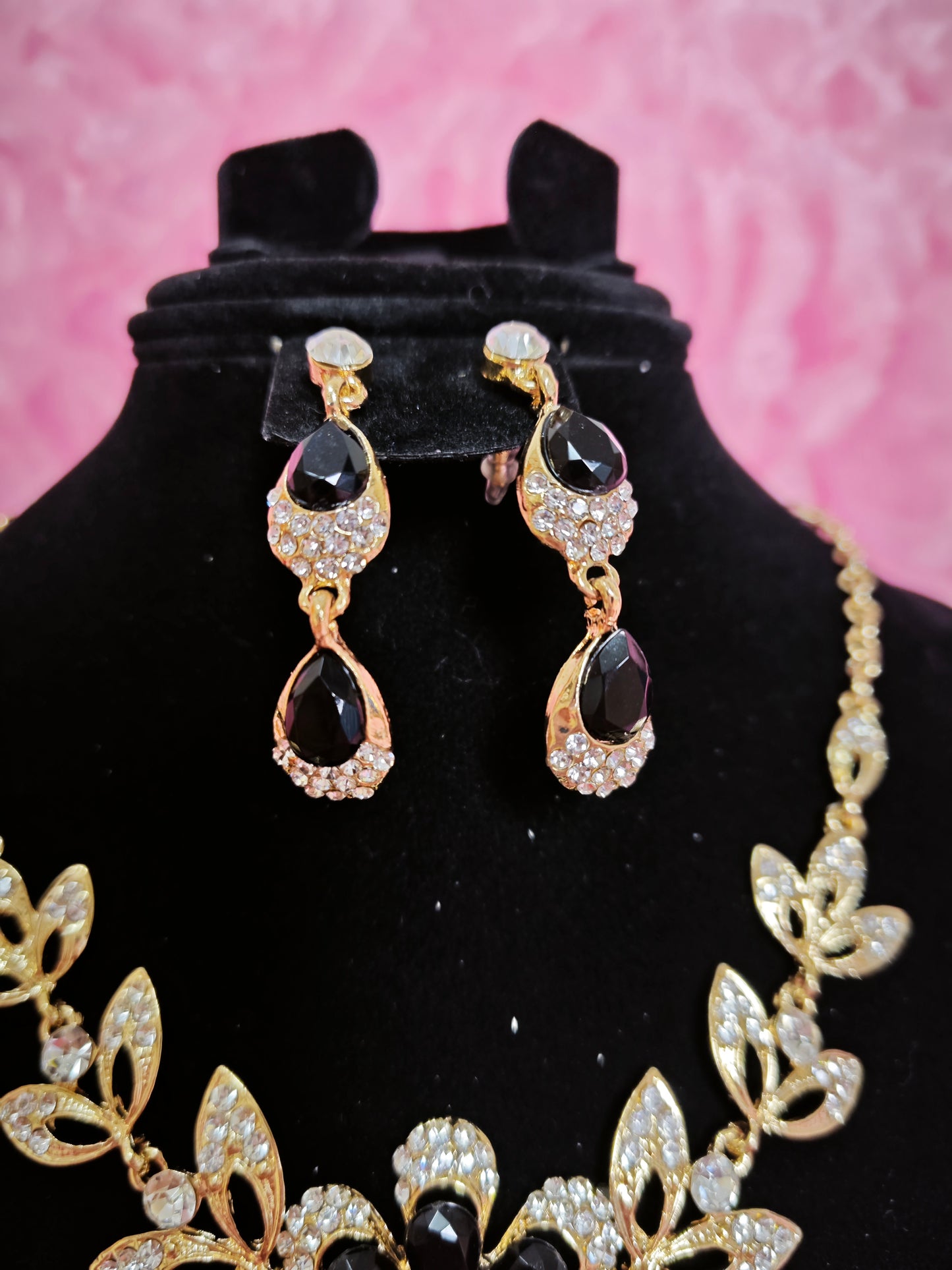 Gilded Onyx Crystal Flower Vine Necklace & Earring Set