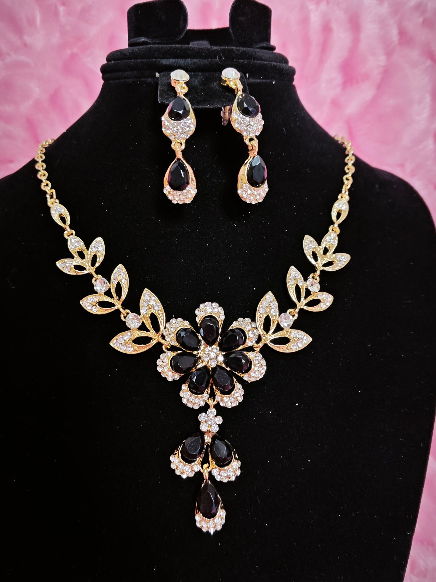 Gilded Onyx Crystal Flower Vine Necklace & Earring Set