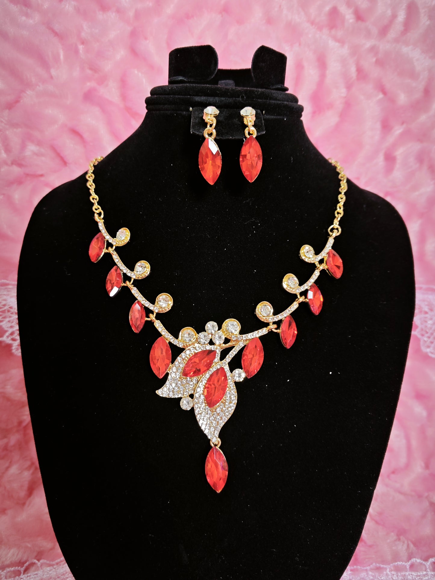 Gilded Red Gem Leaf & Teardrop Necklace & Earring Set