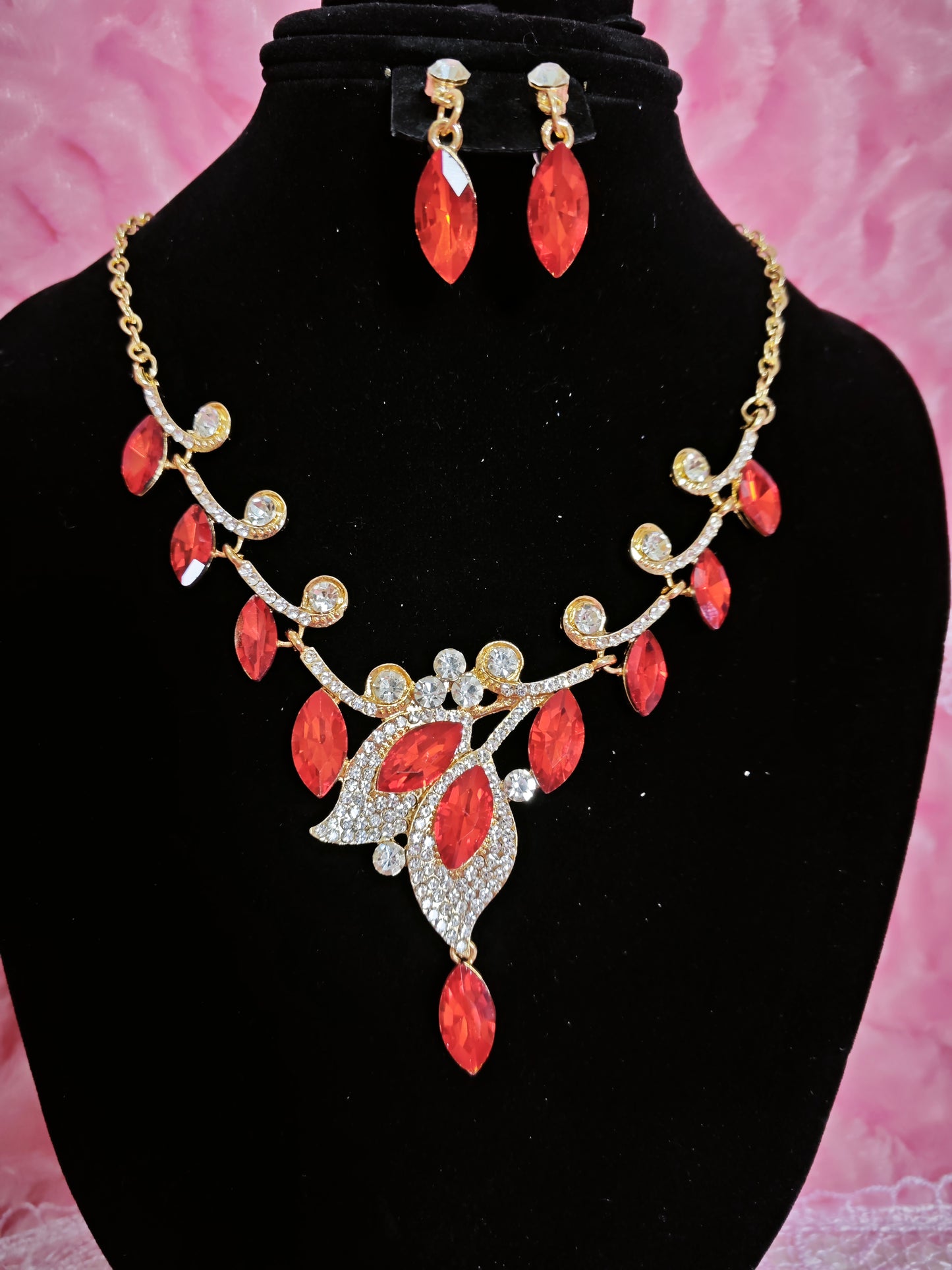 Gilded Red Gem Leaf & Teardrop Necklace & Earring Set