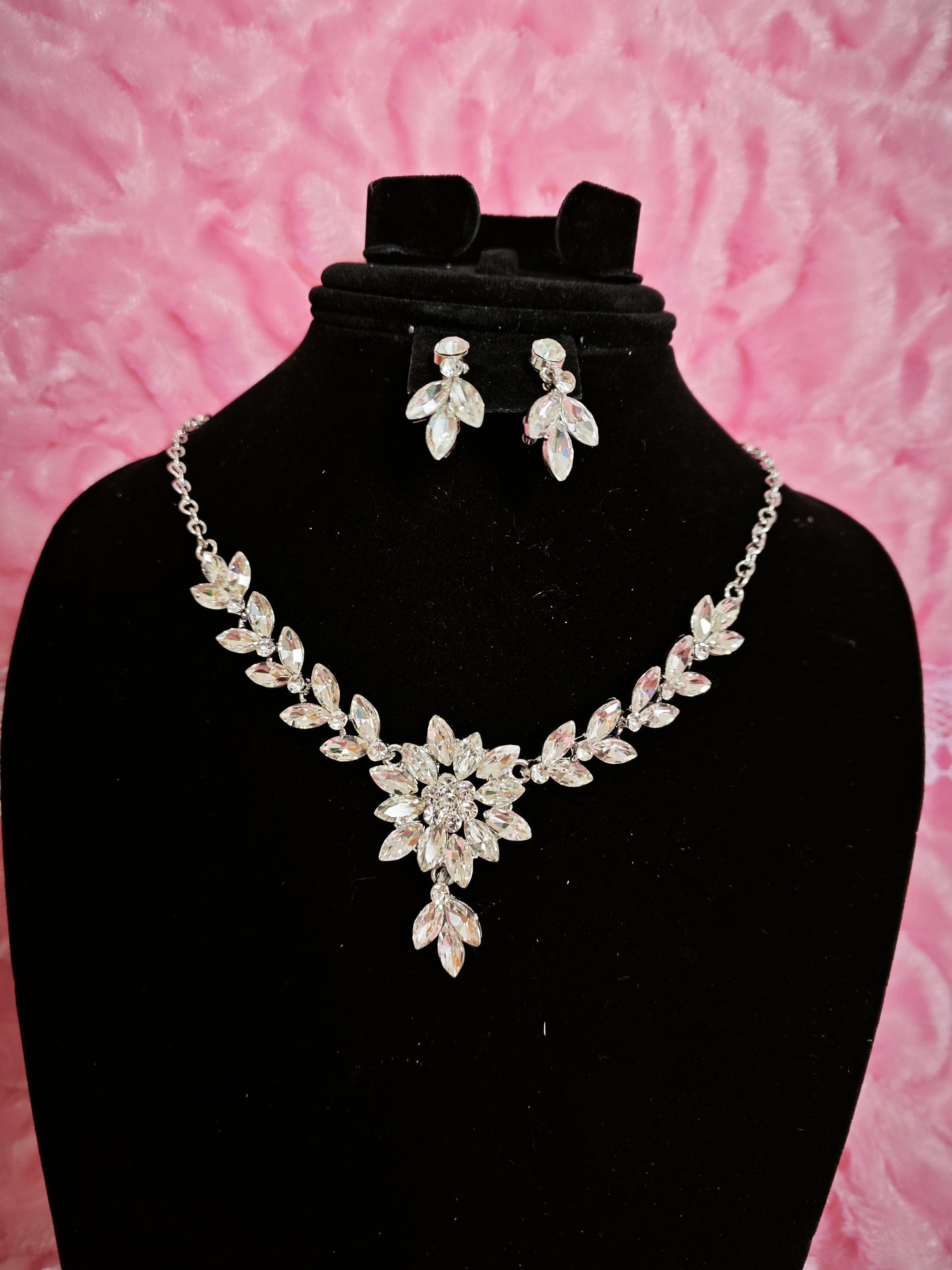 Glamorous Crystal Flower & Leaf Jewelry Set
