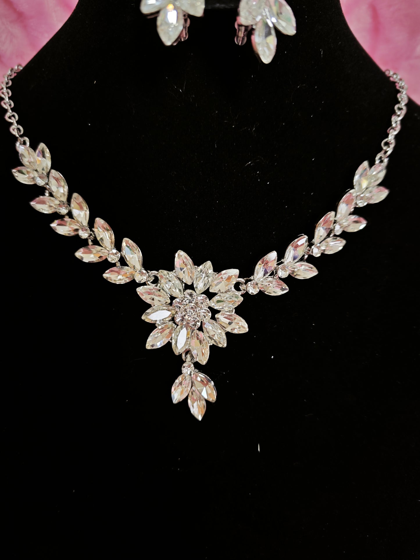 Glamorous Crystal Flower & Leaf Jewelry Set