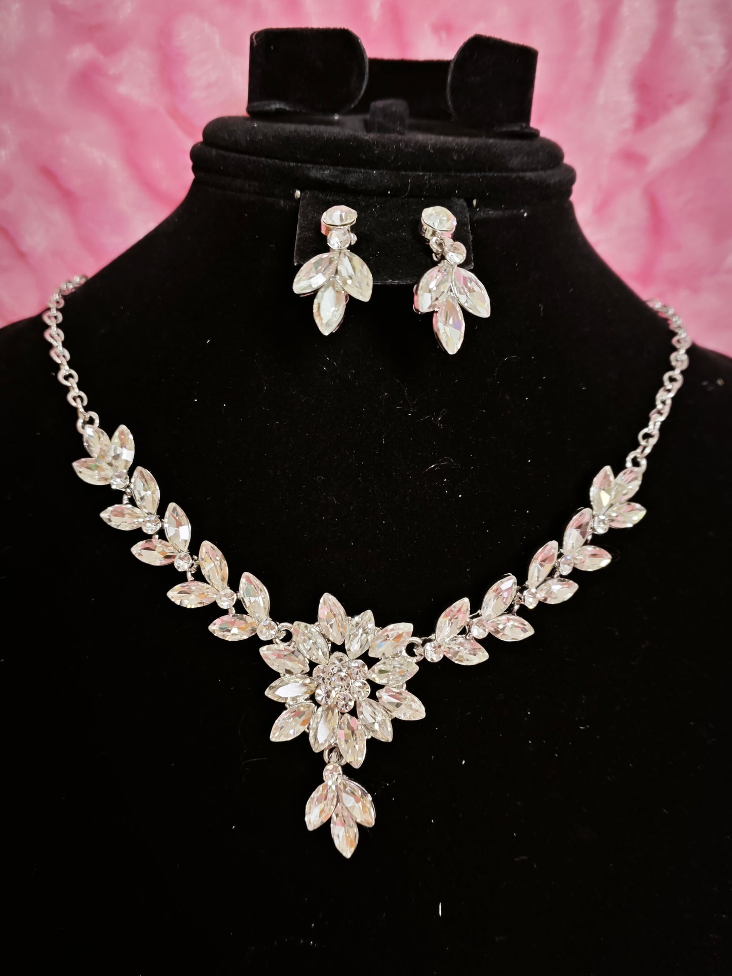 Glamorous Crystal Flower & Leaf Jewelry Set