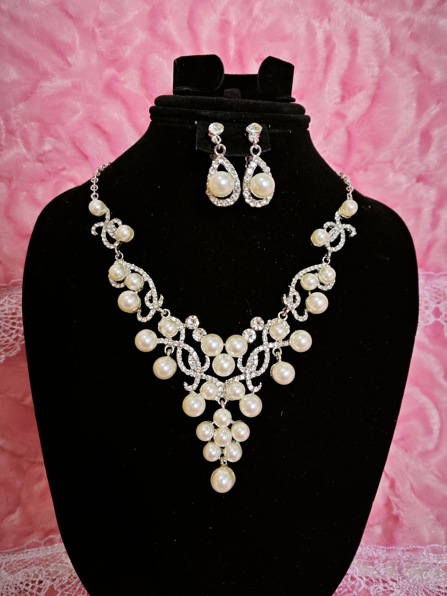 Elegant Pearl Cluster Statement Jewelry Set