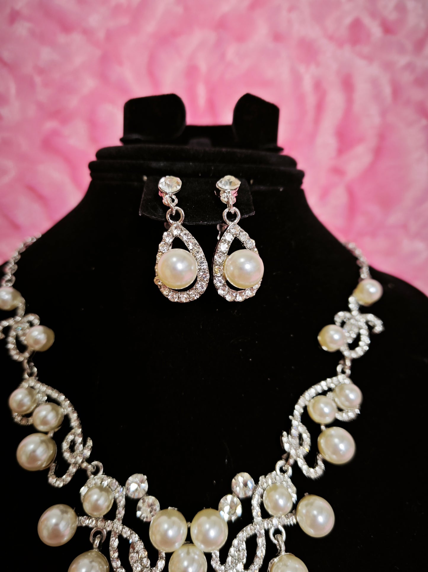 Elegant Pearl Cluster Statement Jewelry Set