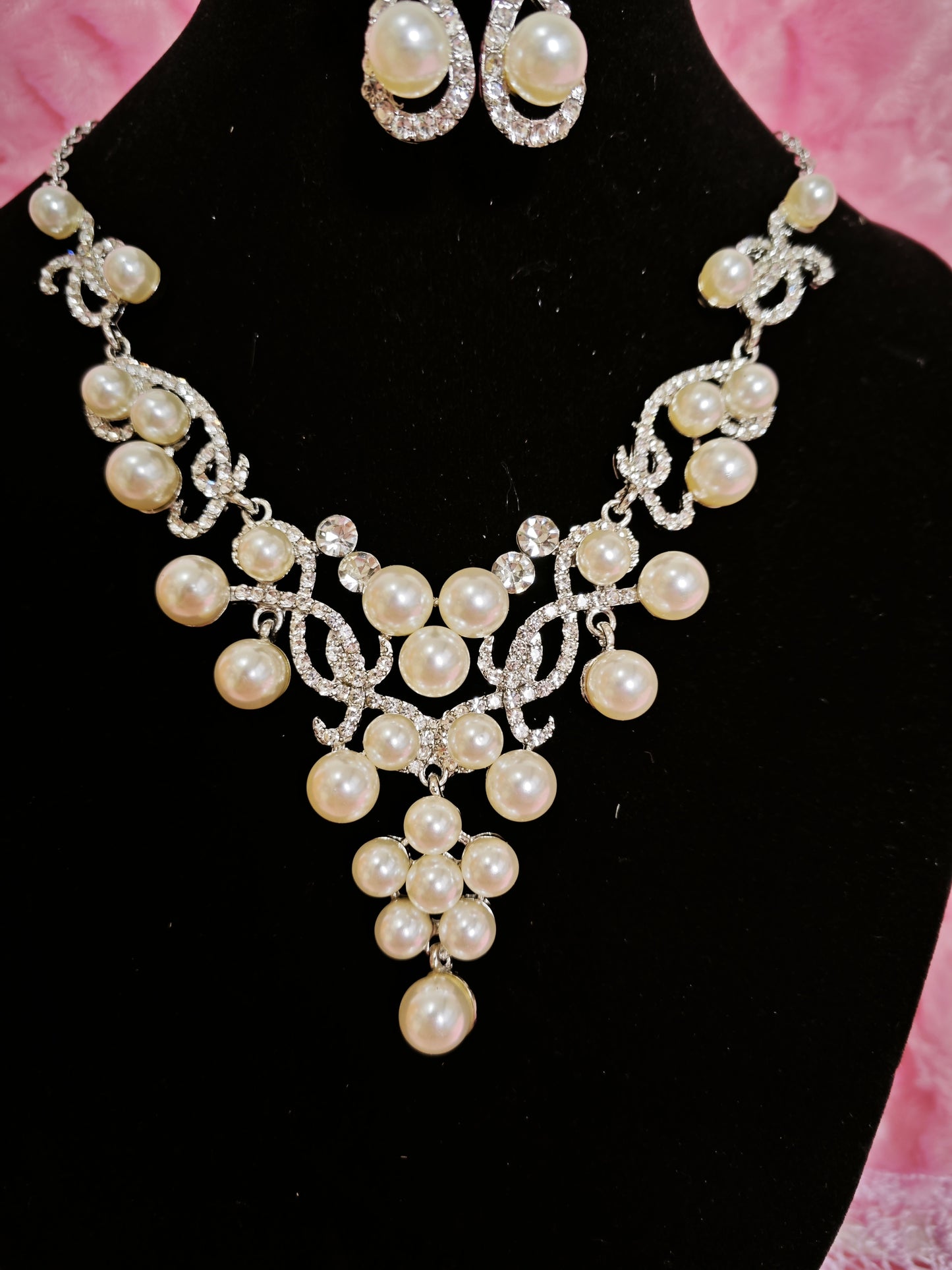 Elegant Pearl Cluster Statement Jewelry Set