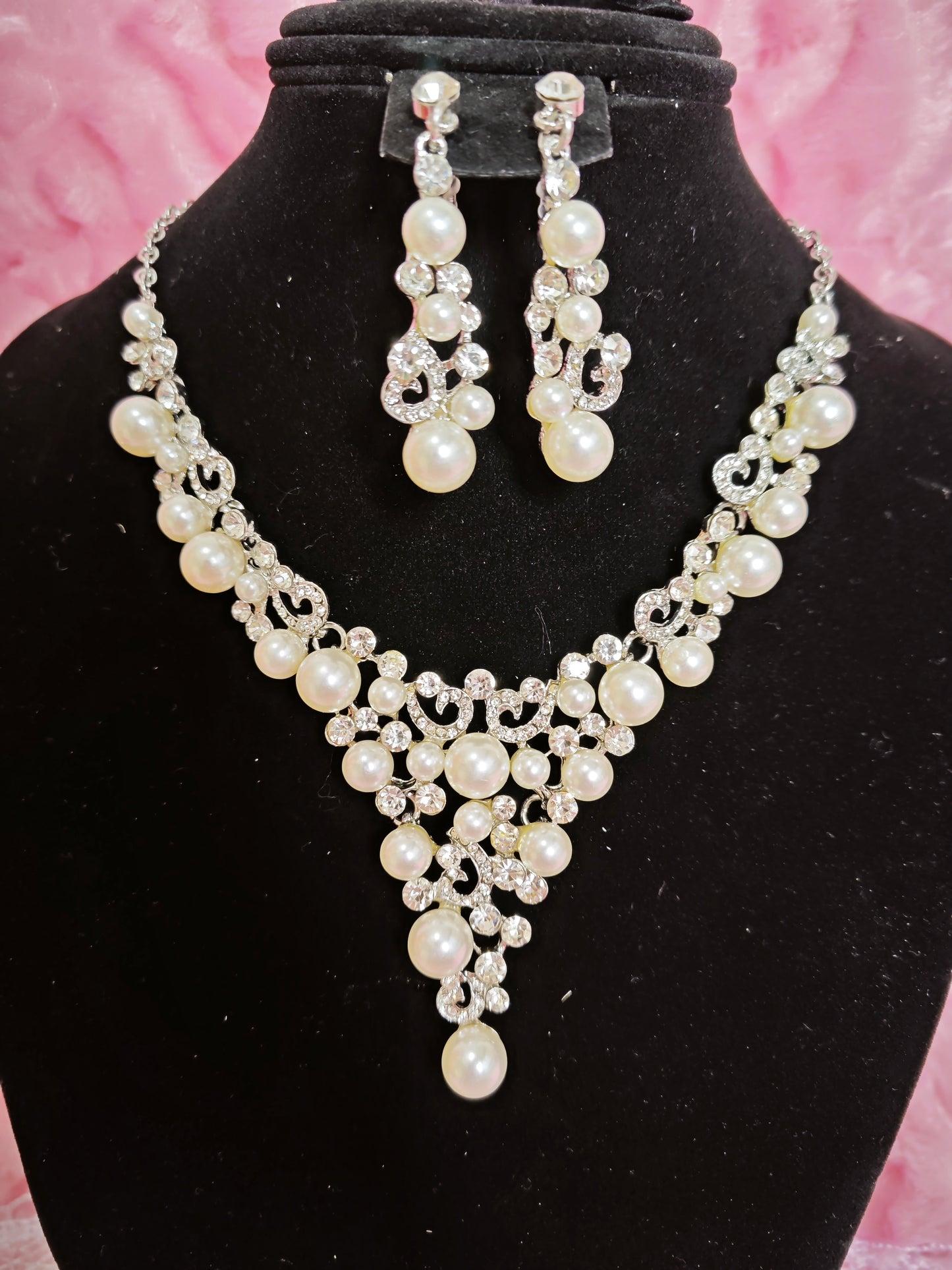 Luxury Pearl Layered Cluster Statement Jewelry Set
