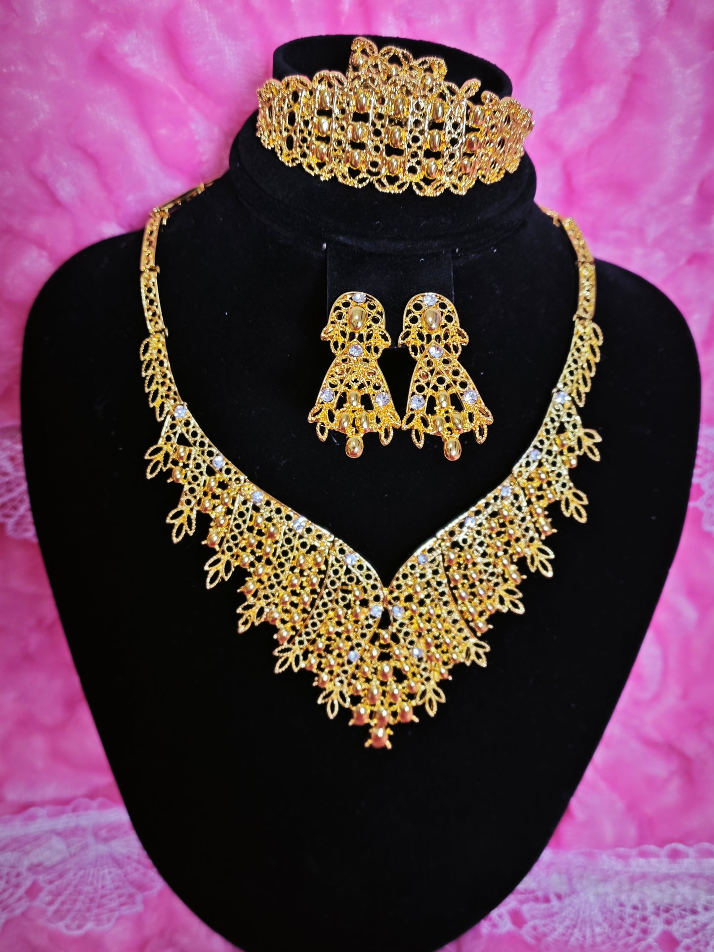 Majestic Gold Filigree Fringe Regal Set