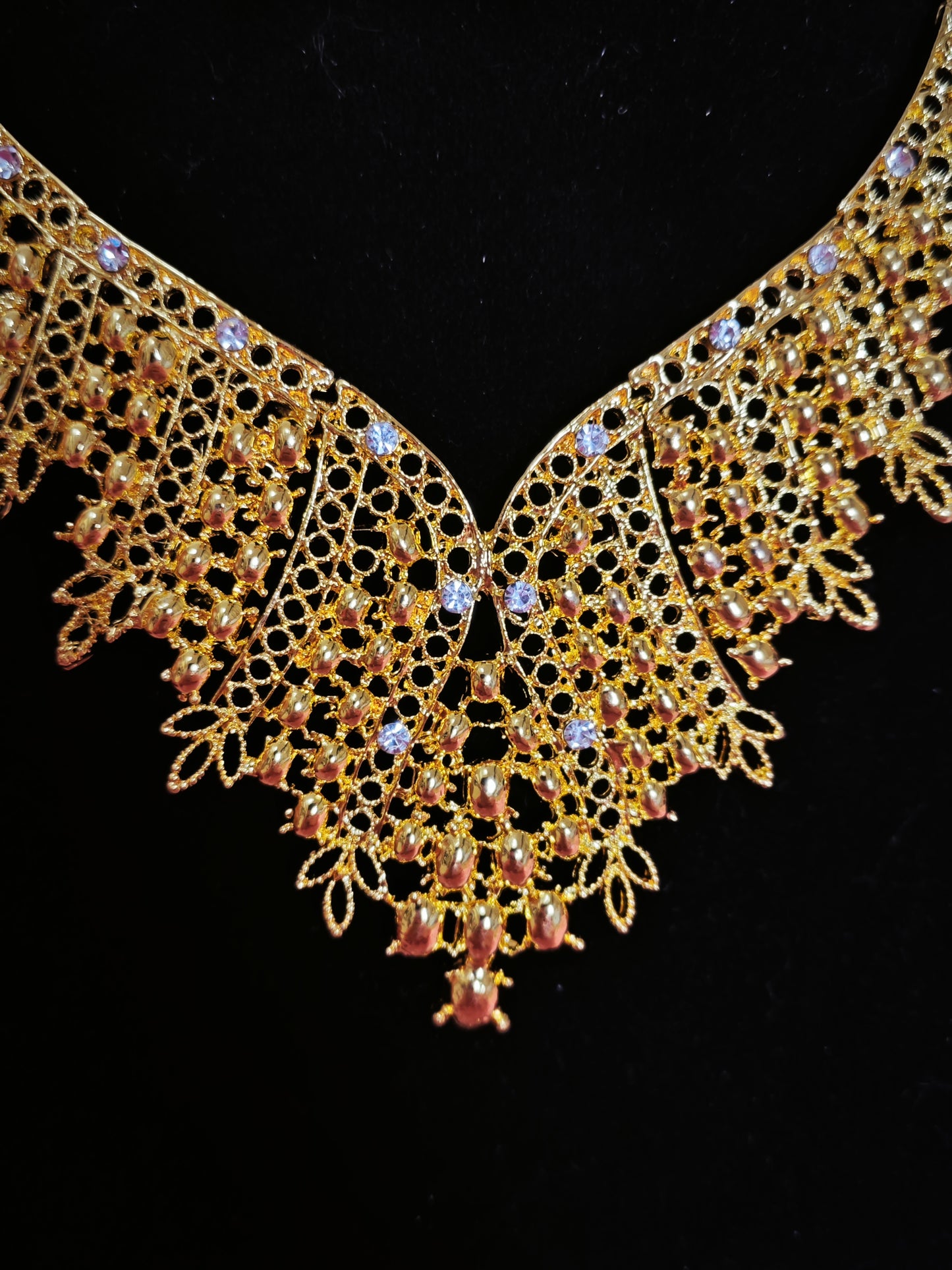 Majestic Gold Filigree Fringe Regal Set