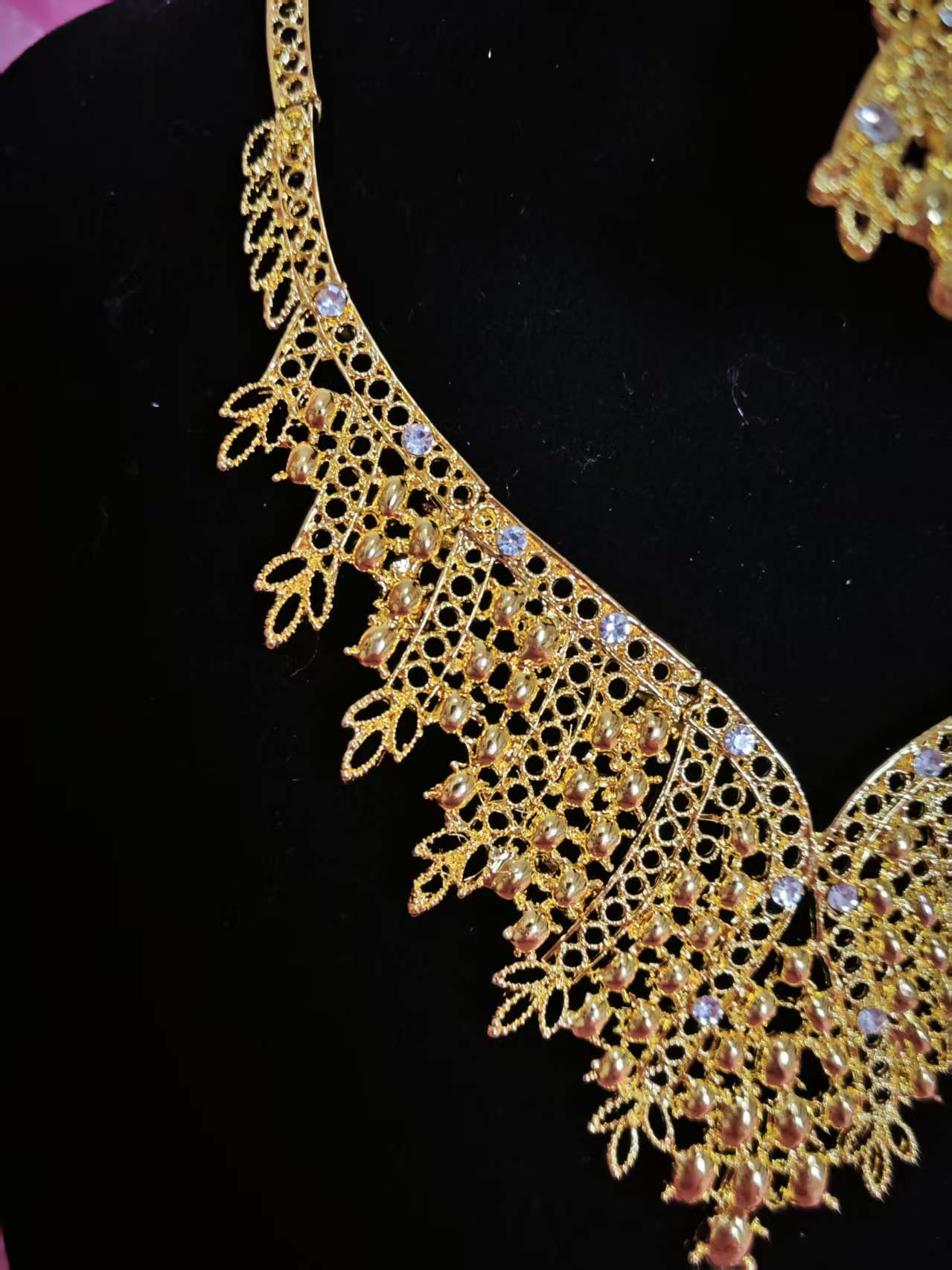 Majestic Gold Filigree Fringe Regal Set