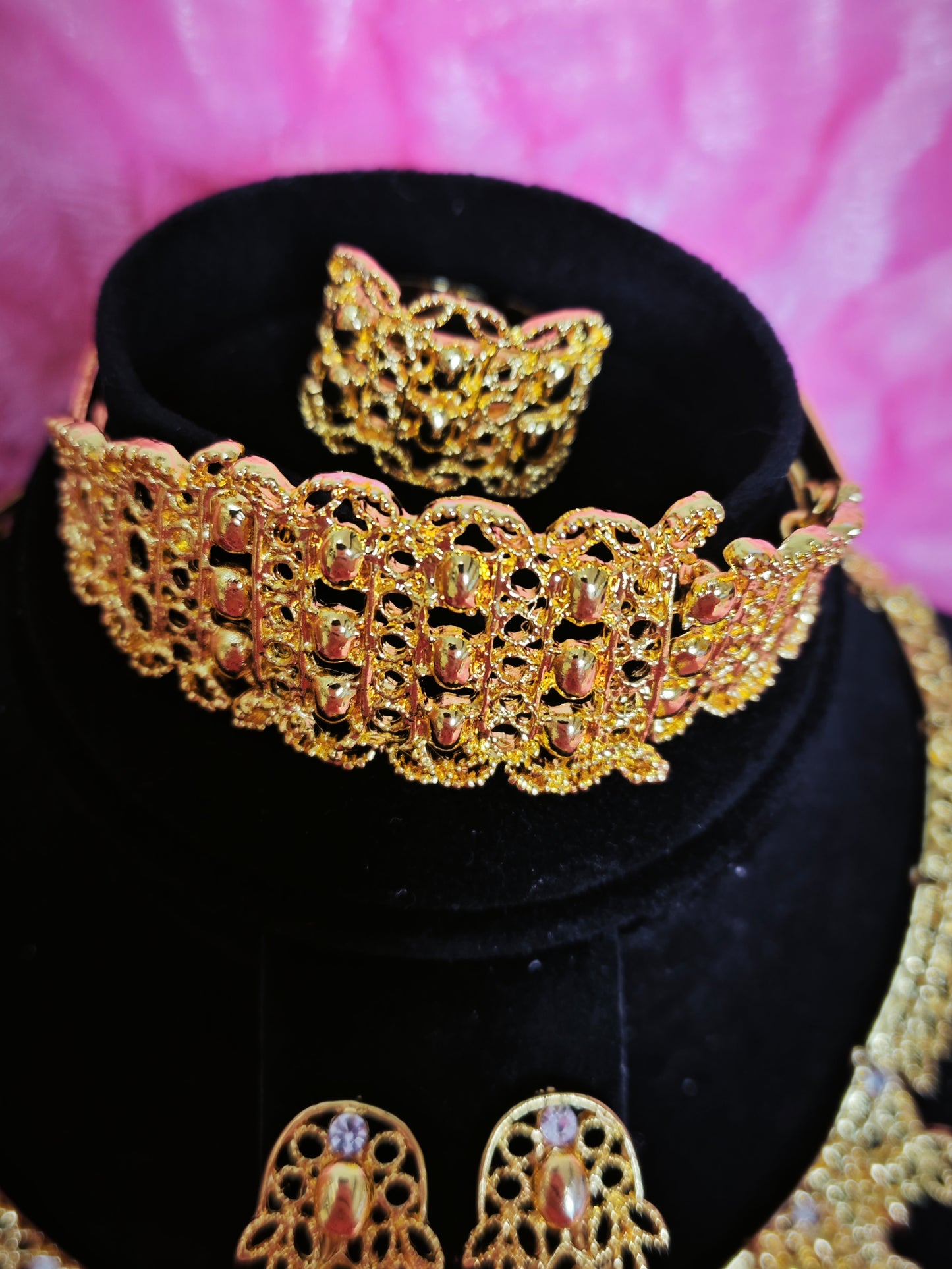 Majestic Gold Filigree Fringe Regal Set