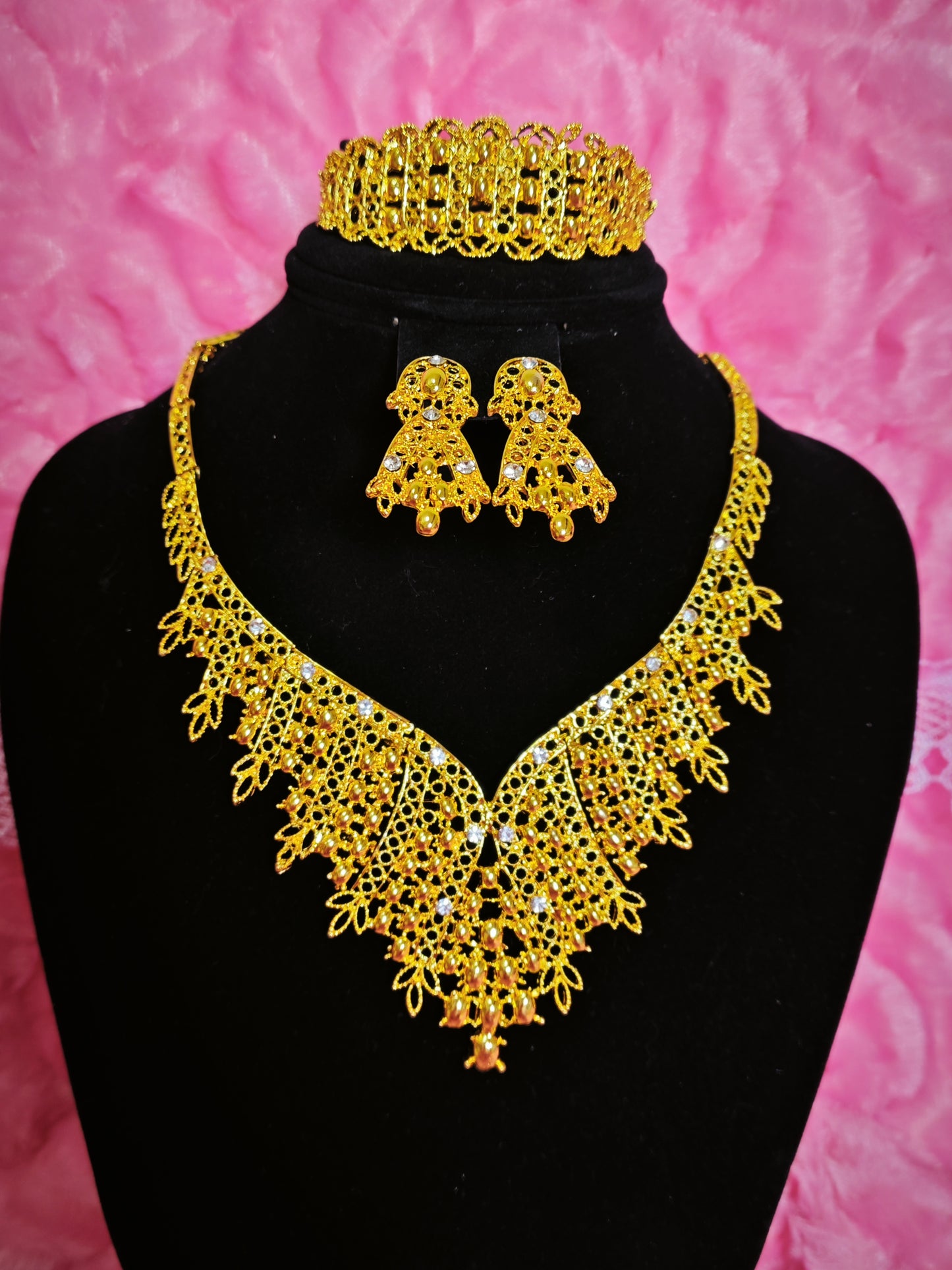 Majestic Gold Filigree Fringe Regal Set