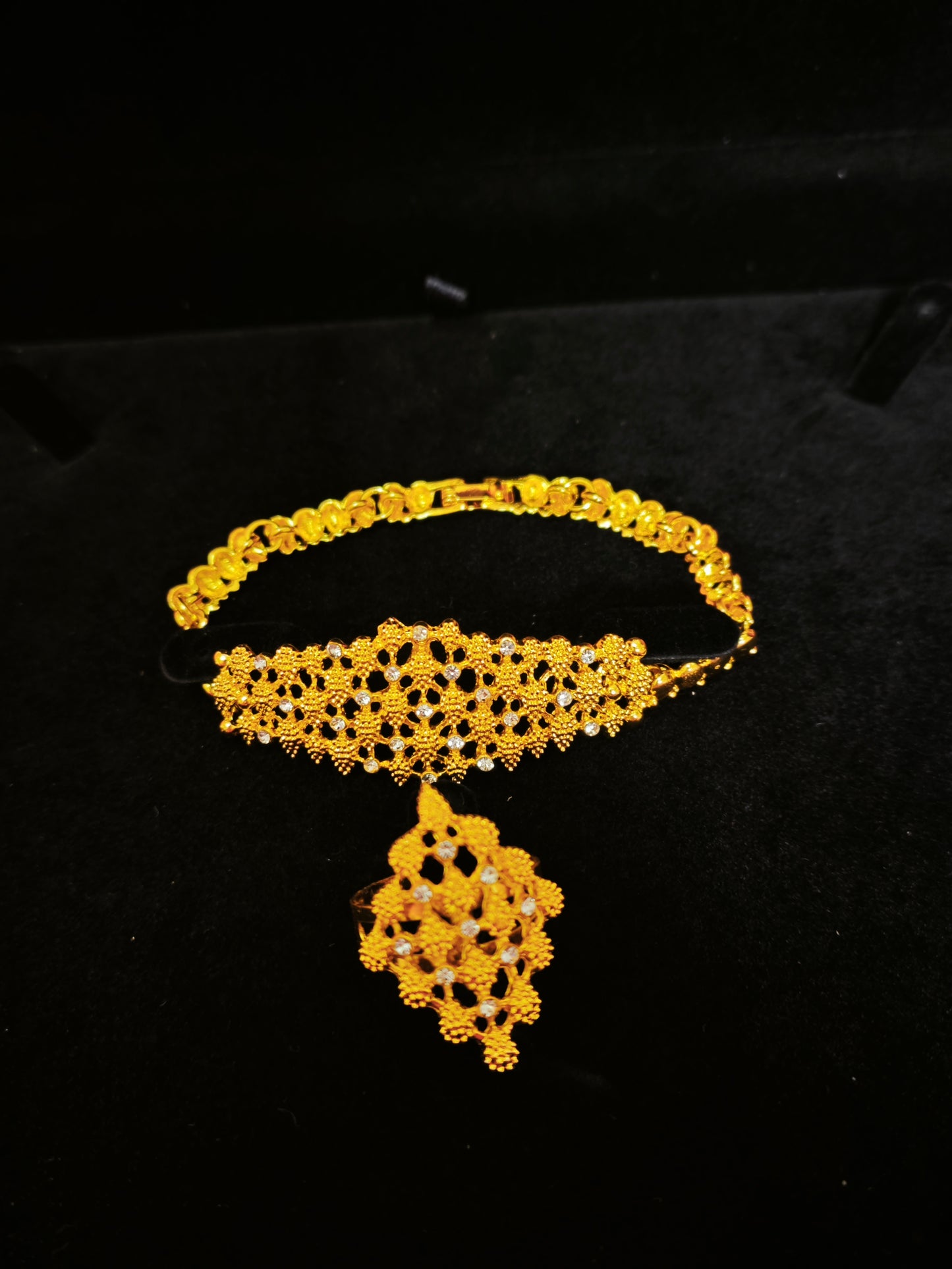 Majestic Gold Floral Filigree Regal Set