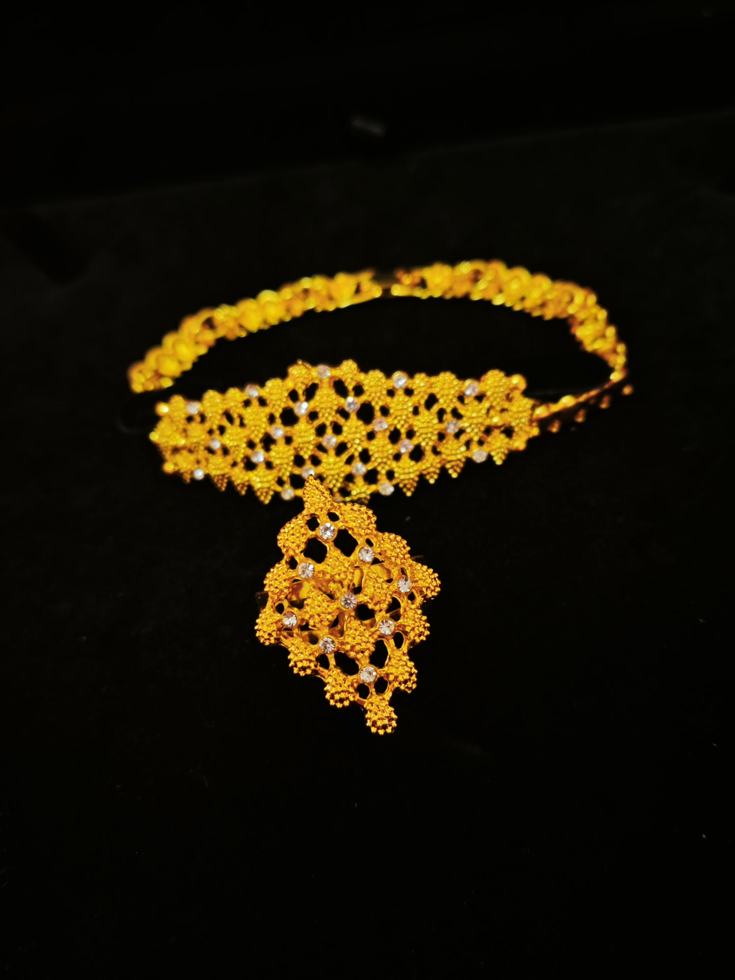 Majestic Gold Floral Filigree Regal Set