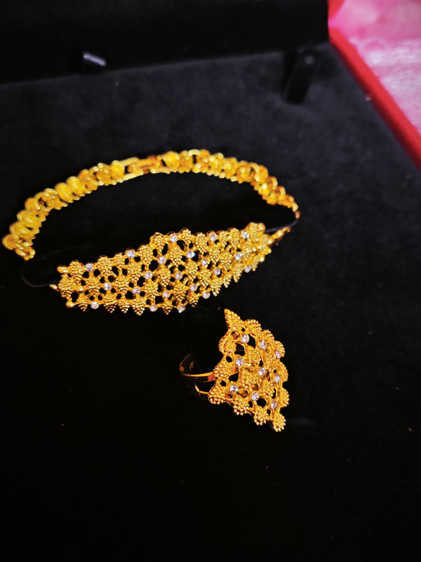 Majestic Gold Floral Filigree Regal Set