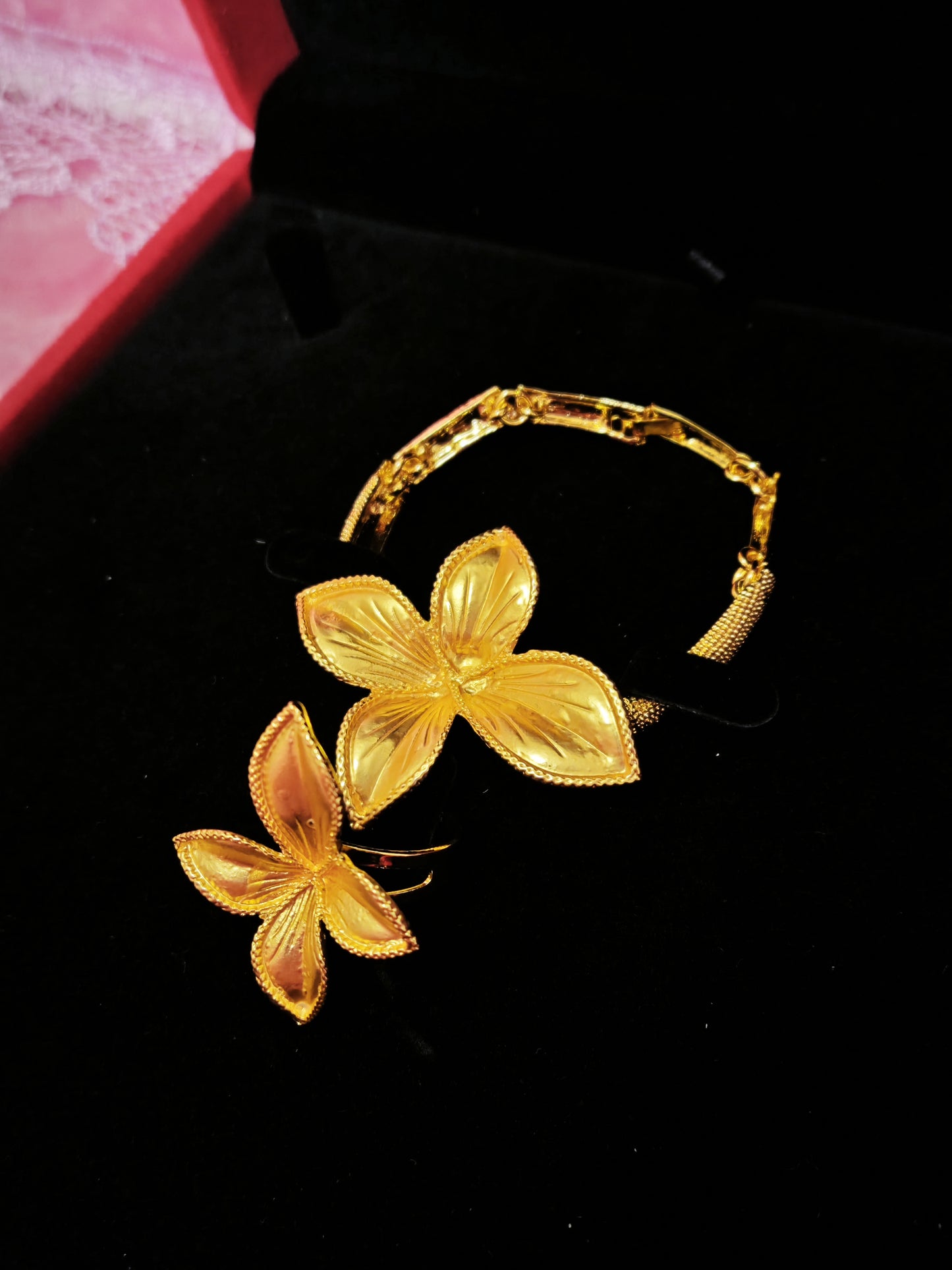 Majestic Gold Leaf Blossom Regal Set