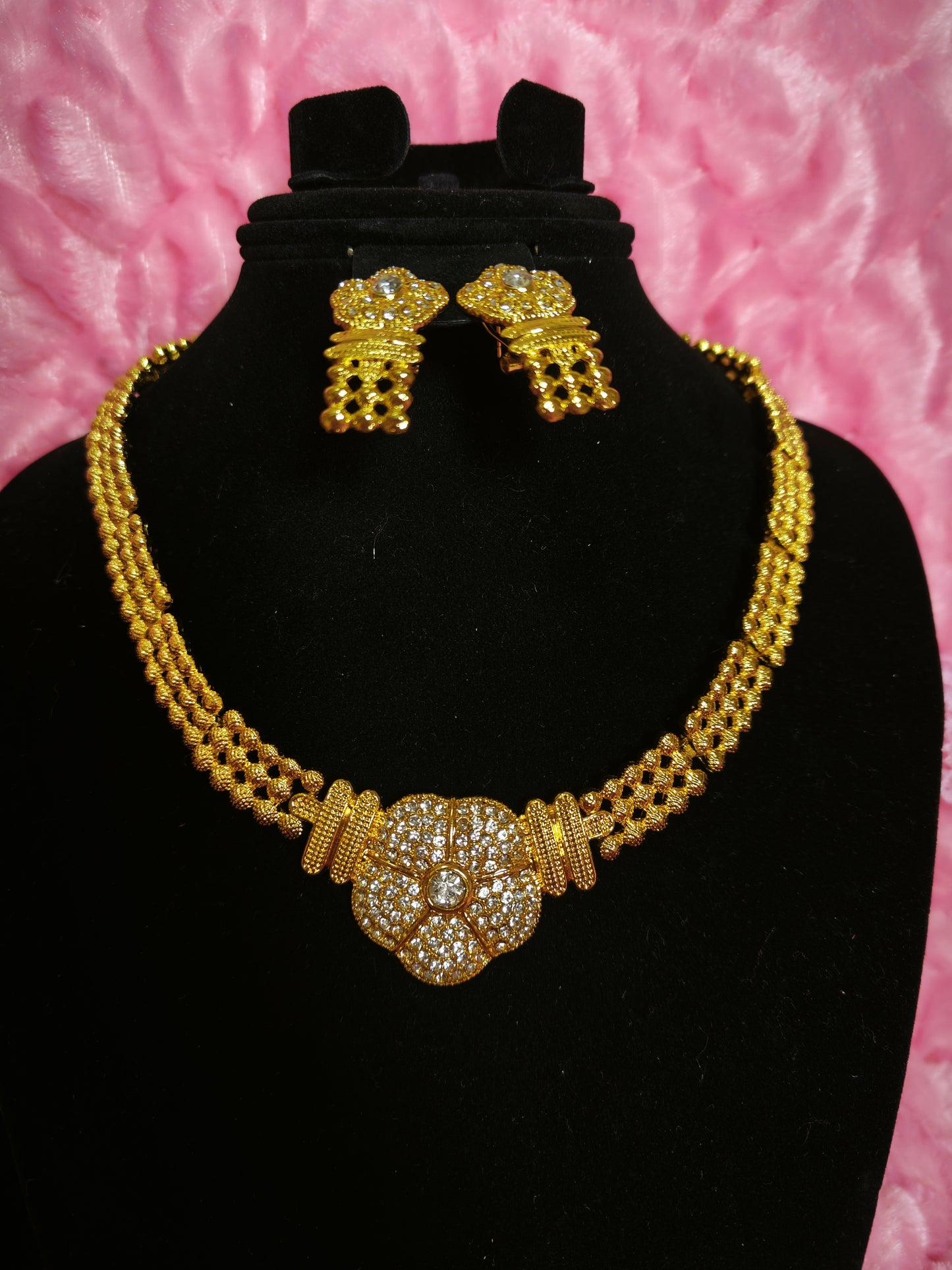 Majestic Gold Chain Cluster Regal Set