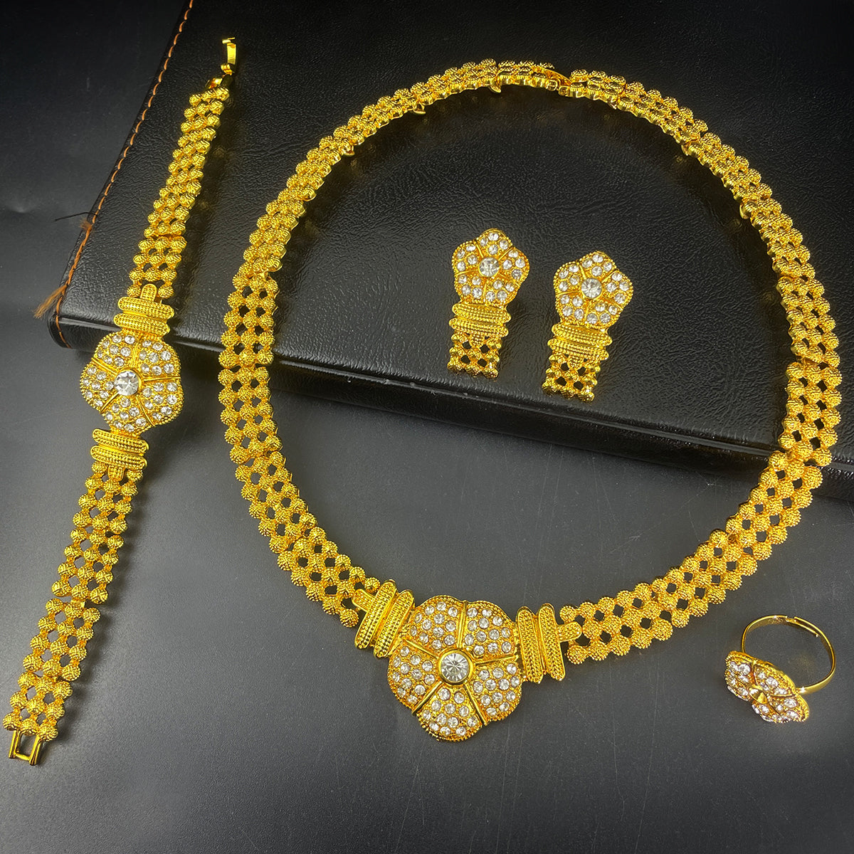 Majestic Gold Chain Cluster Regal Set