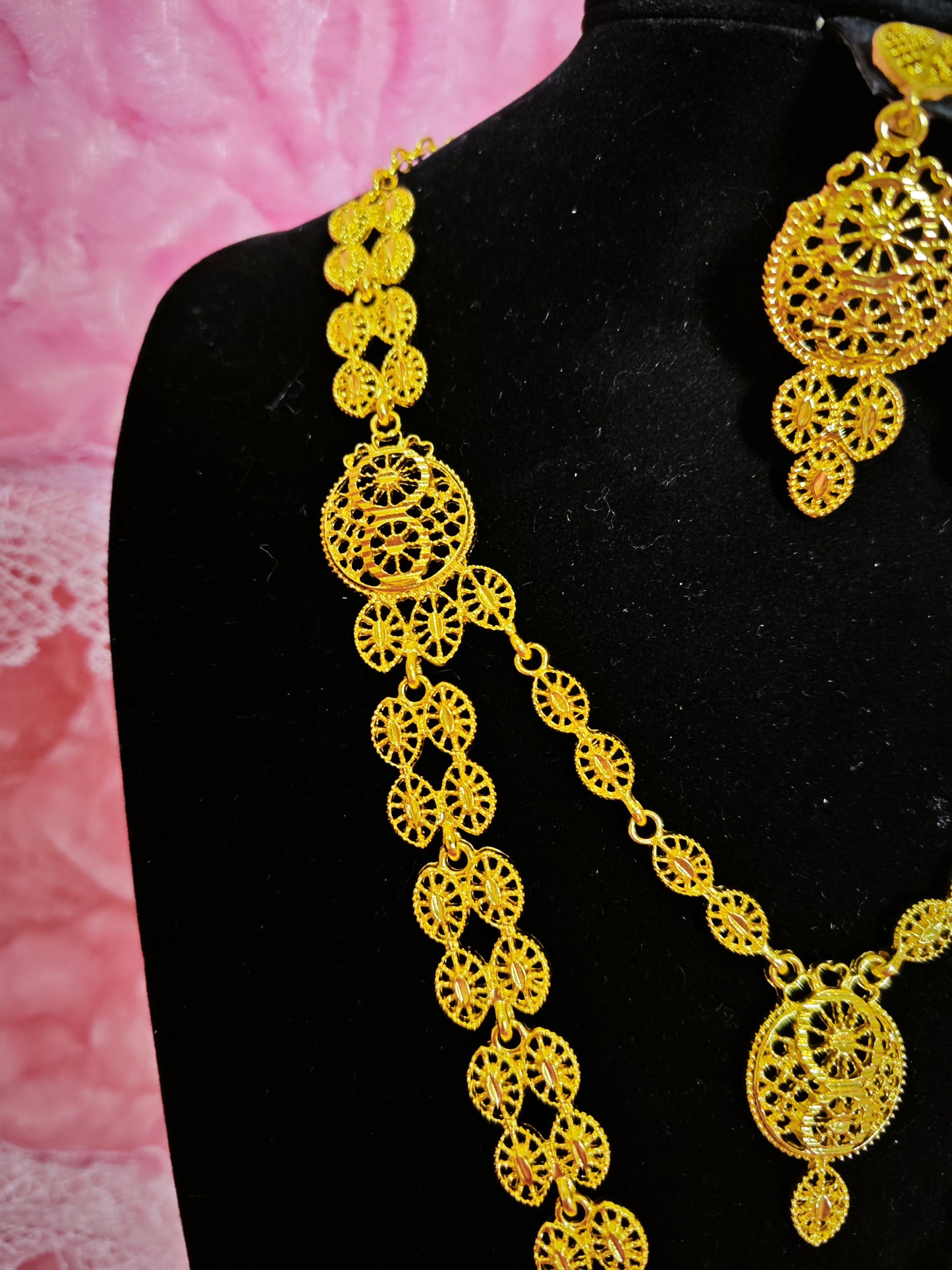 Majestic Gold Openwork Fringe Regal Set