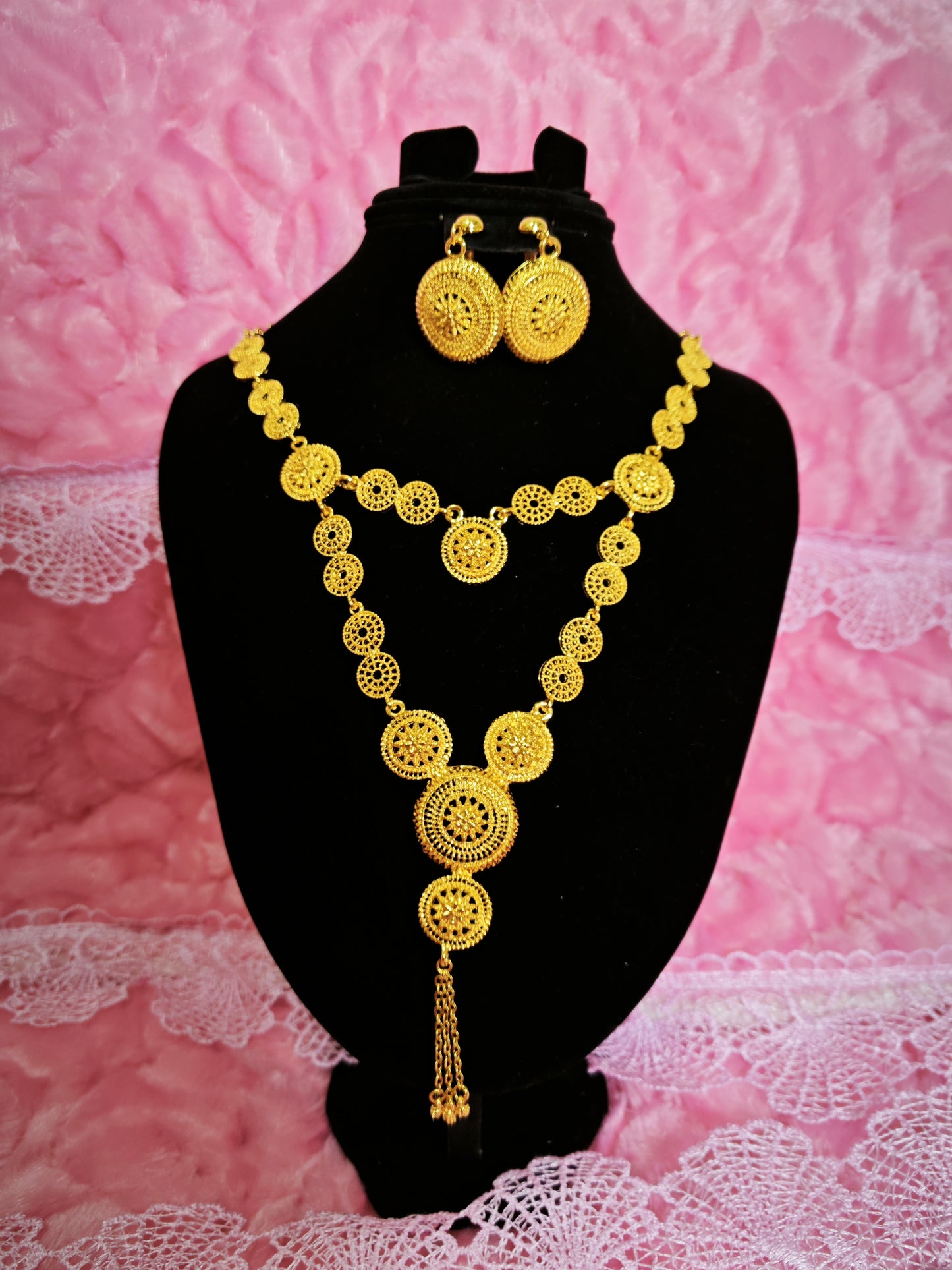 Royal Gilded Openwork Disc Tiered Jewelry Set