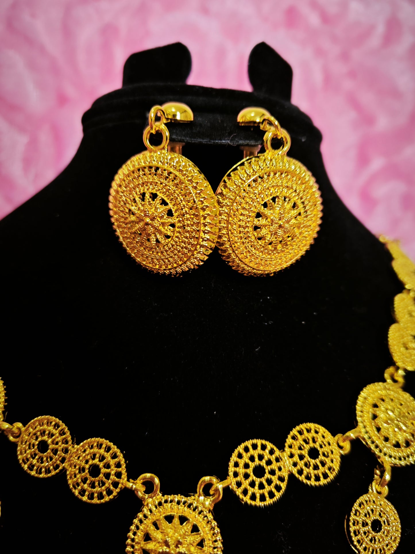 Royal Gilded Openwork Disc Tiered Jewelry Set