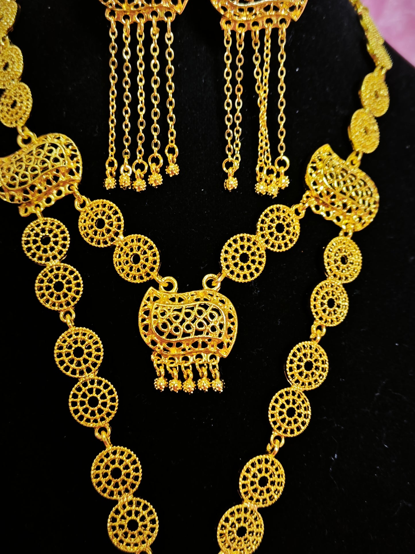 Majestic Gold Lantern-Fringe Layered Jewelry Set