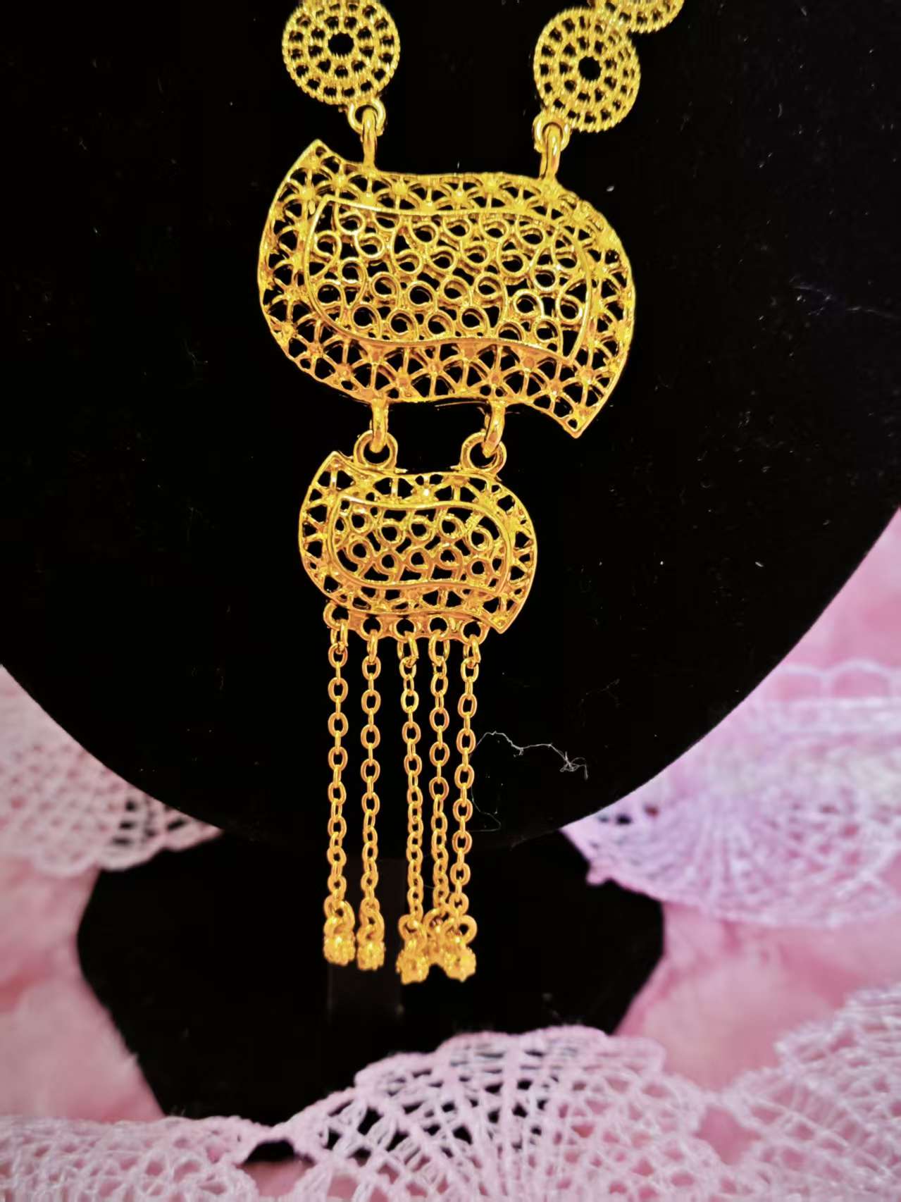 Sovereign Gilded Lantern Cascade Jewelry Set