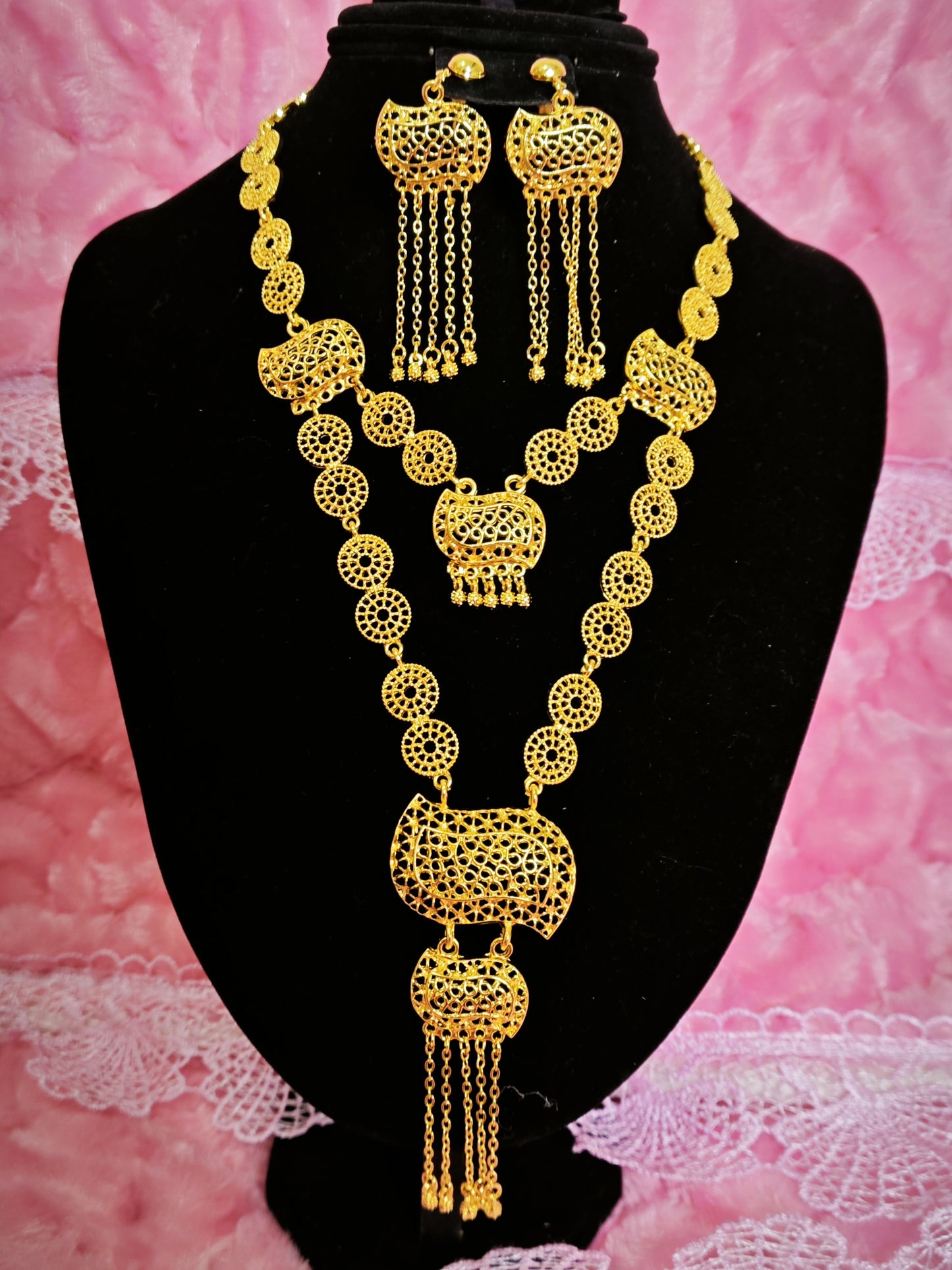 Sovereign Gilded Lantern Cascade Jewelry Set