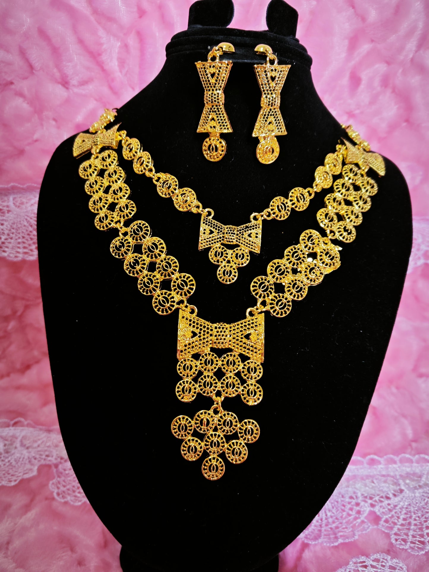 Royal Gilded Bow-Openwork Tiered Jewelry Set
