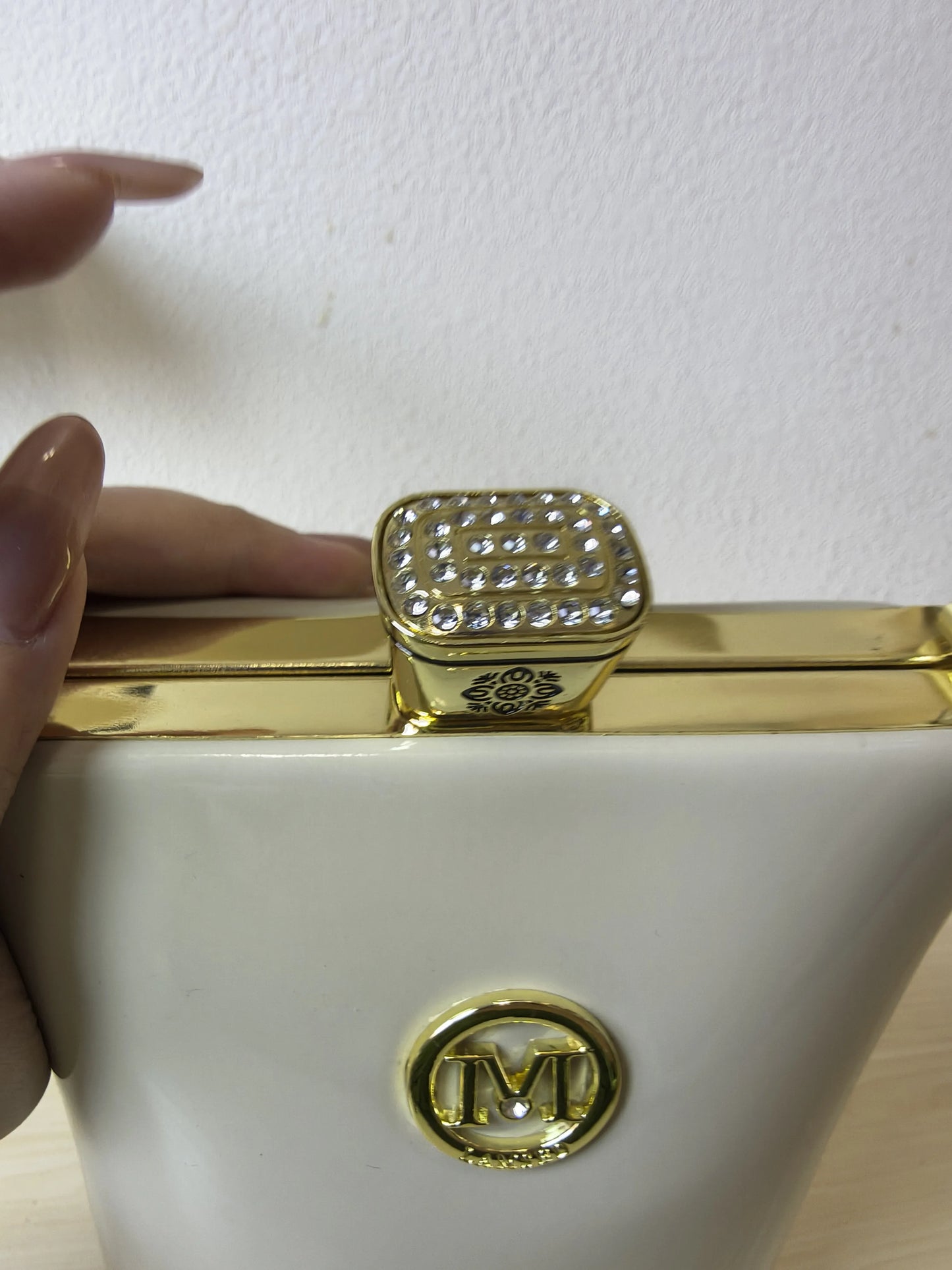 Pure White Structured Rhinestone Frame Box Bag (E57)
