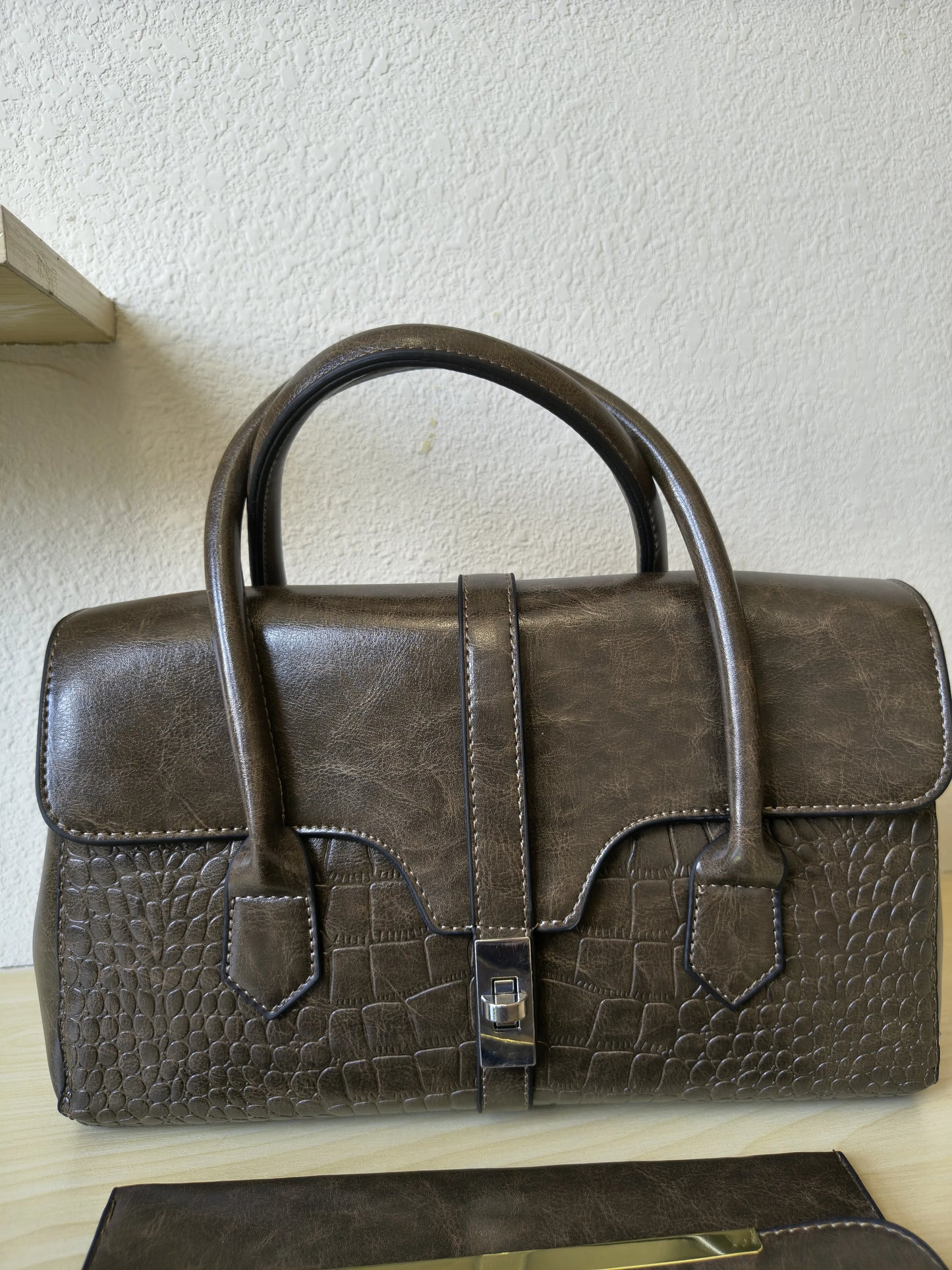 Coffee Crocodile Embossed Spliced 3-Piece Tote Bag Set (E64)