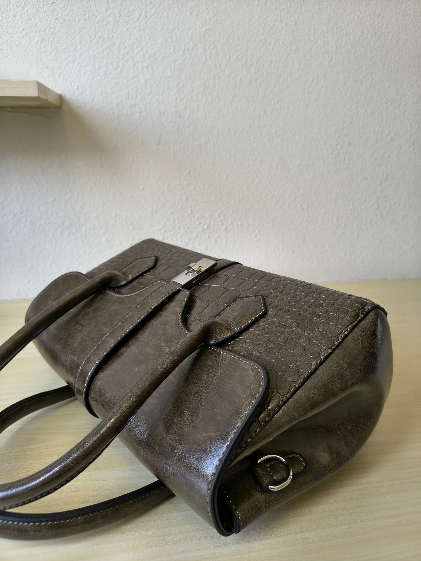 Coffee Crocodile Embossed Spliced 3-Piece Tote Bag Set (E64)
