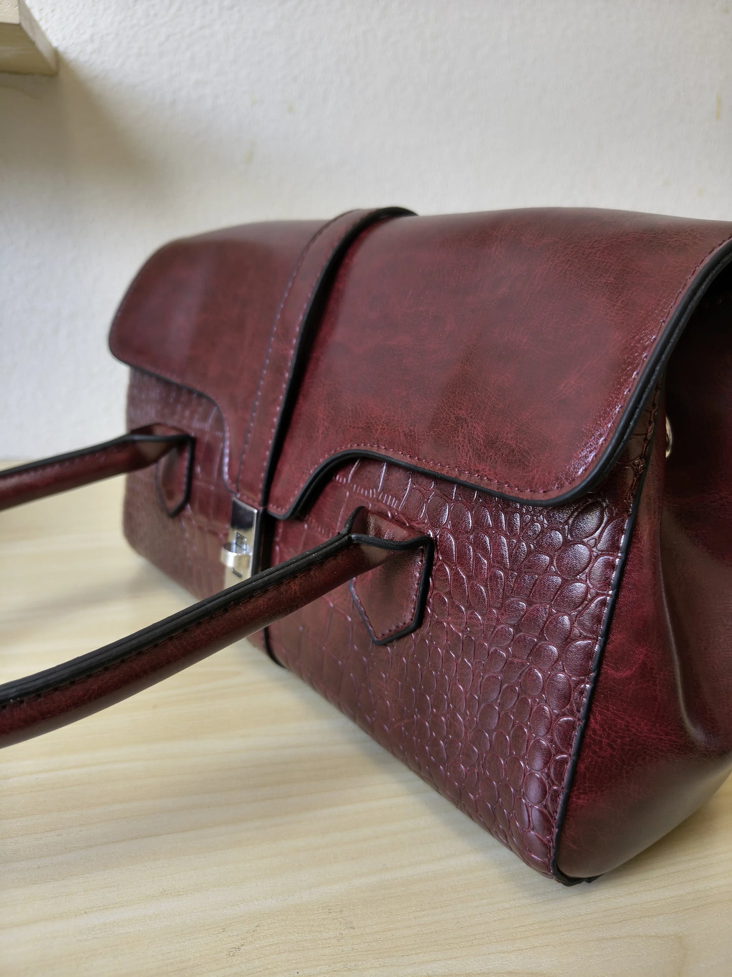 Burgundy Crocodile Embossed Spliced 3-Piece Tote Bag Set (E66)
