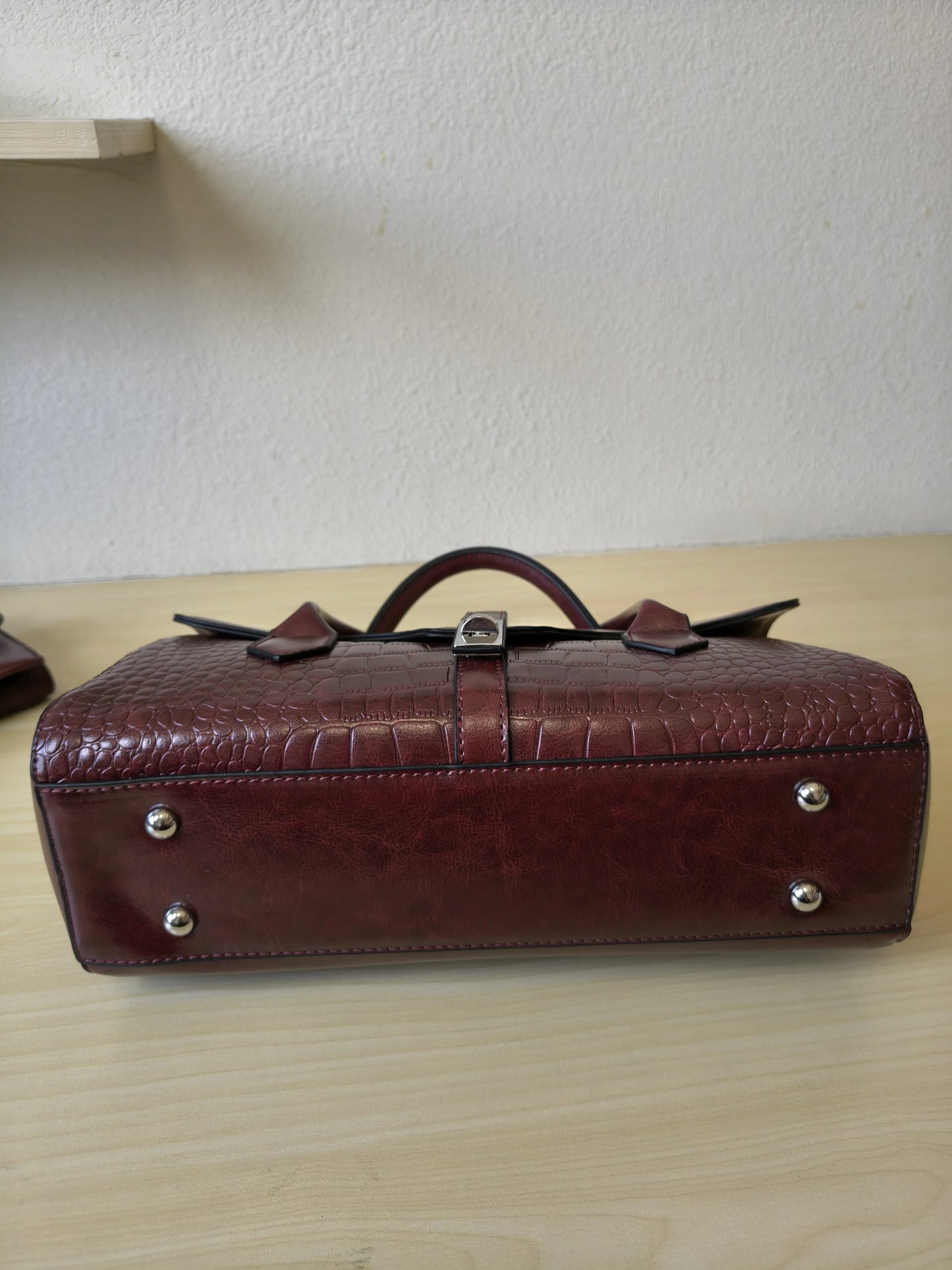 Burgundy Crocodile Embossed Spliced 3-Piece Tote Bag Set (E66)